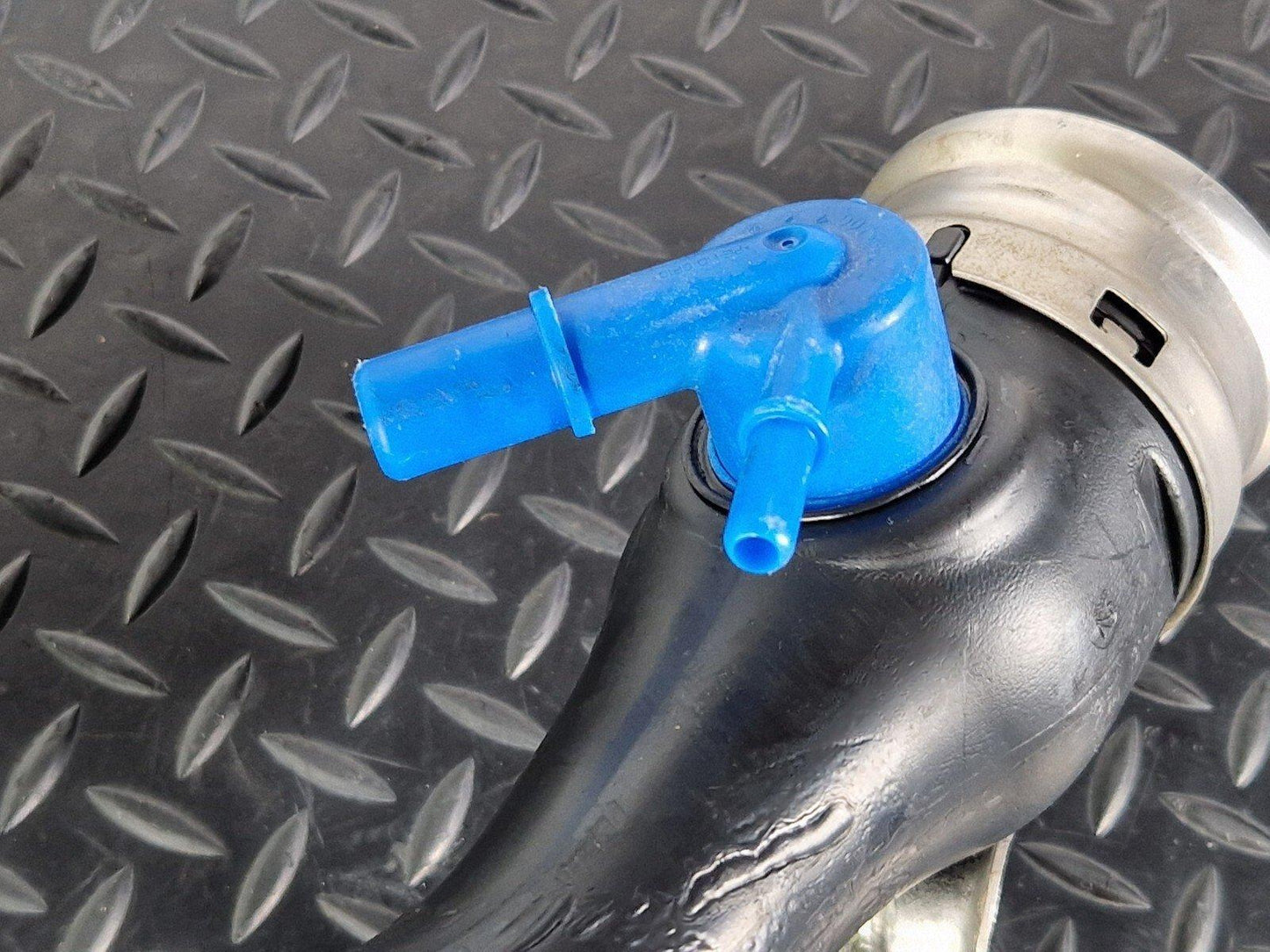 14-16 BMW 2 SERIES F22 GENUINE FUEL TANK FILLER NECK PIPE 7244022
