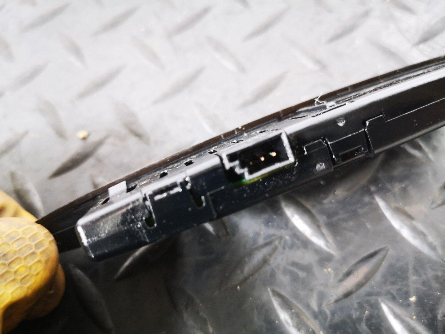 12-18 MERCEDES A-CLASS W176 GENUINE LED DASHBOARD PDC DISPLAY 1936614