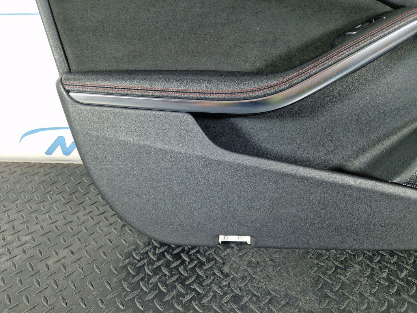 12-18 MERCEDES BENZ W176 GENUINE FRONT PASSENGER SIDE DOOR CARD PANEL