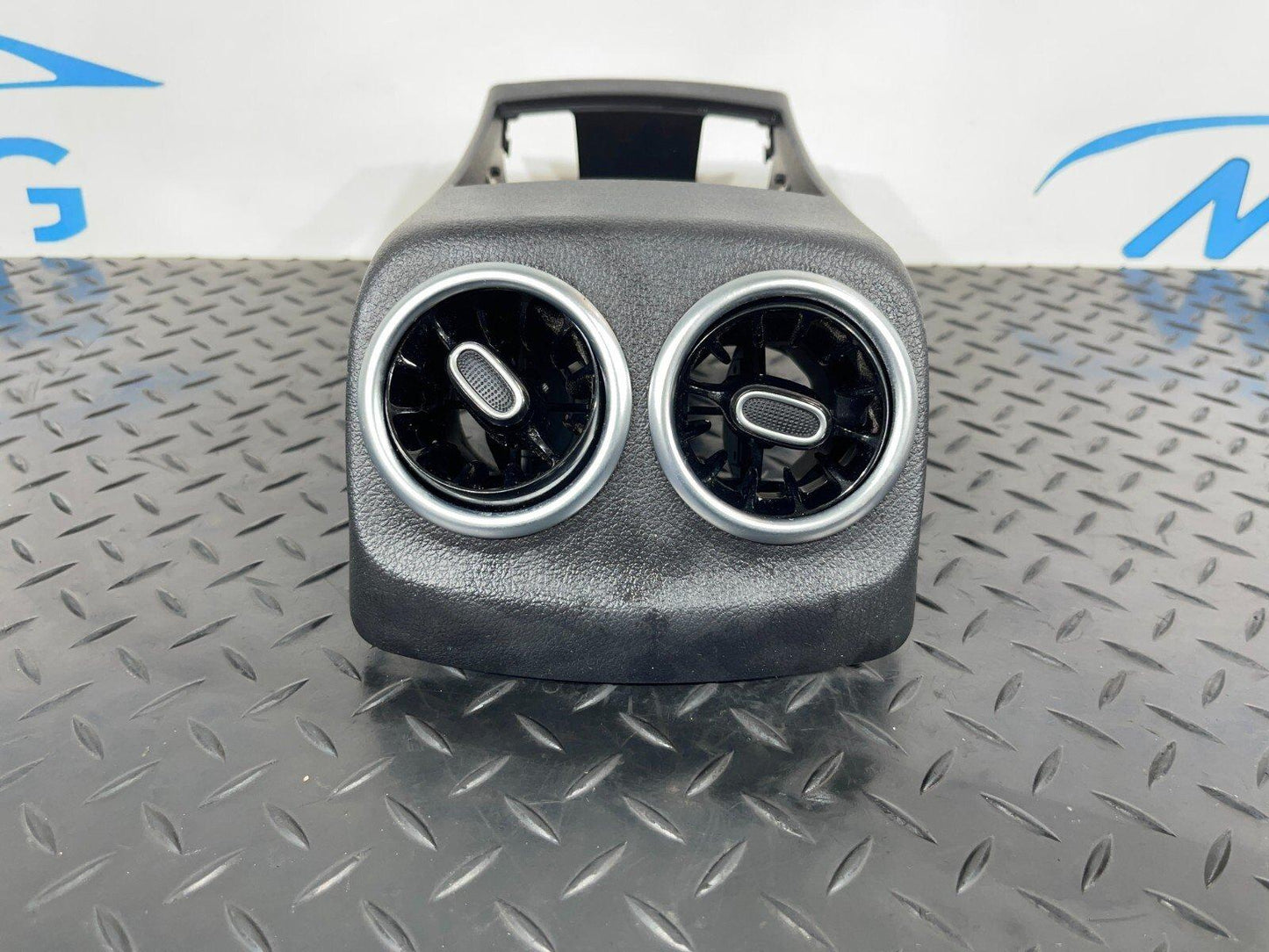 19-ON MERCEDES A CLASS W177 V177 CENTRE CONSOLE REAR AIR VENTS A1776803701