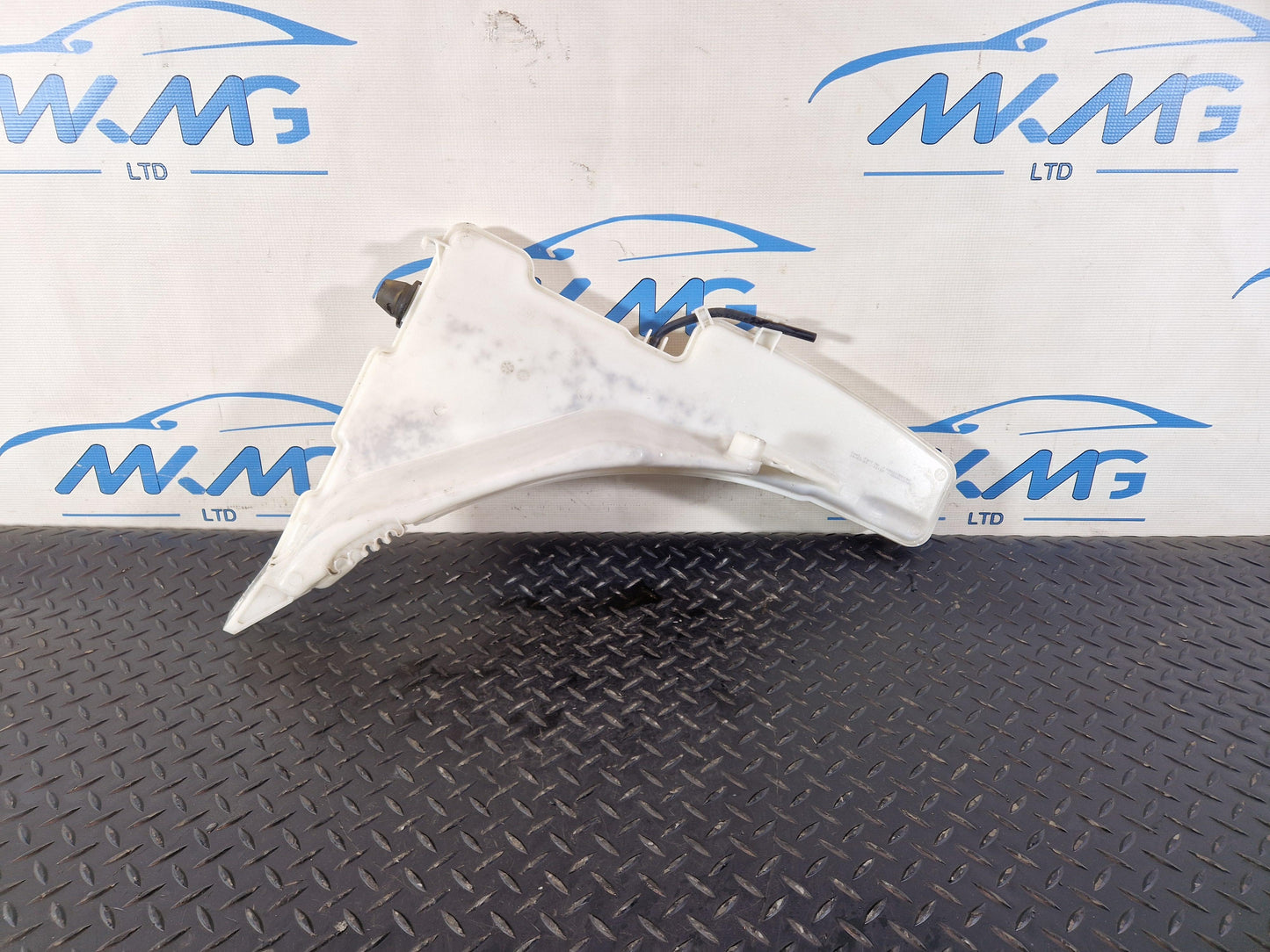 Range Rover Evoque L551 Genuine Windscreen Washer Bottle Tank K8D2-17B613-AC