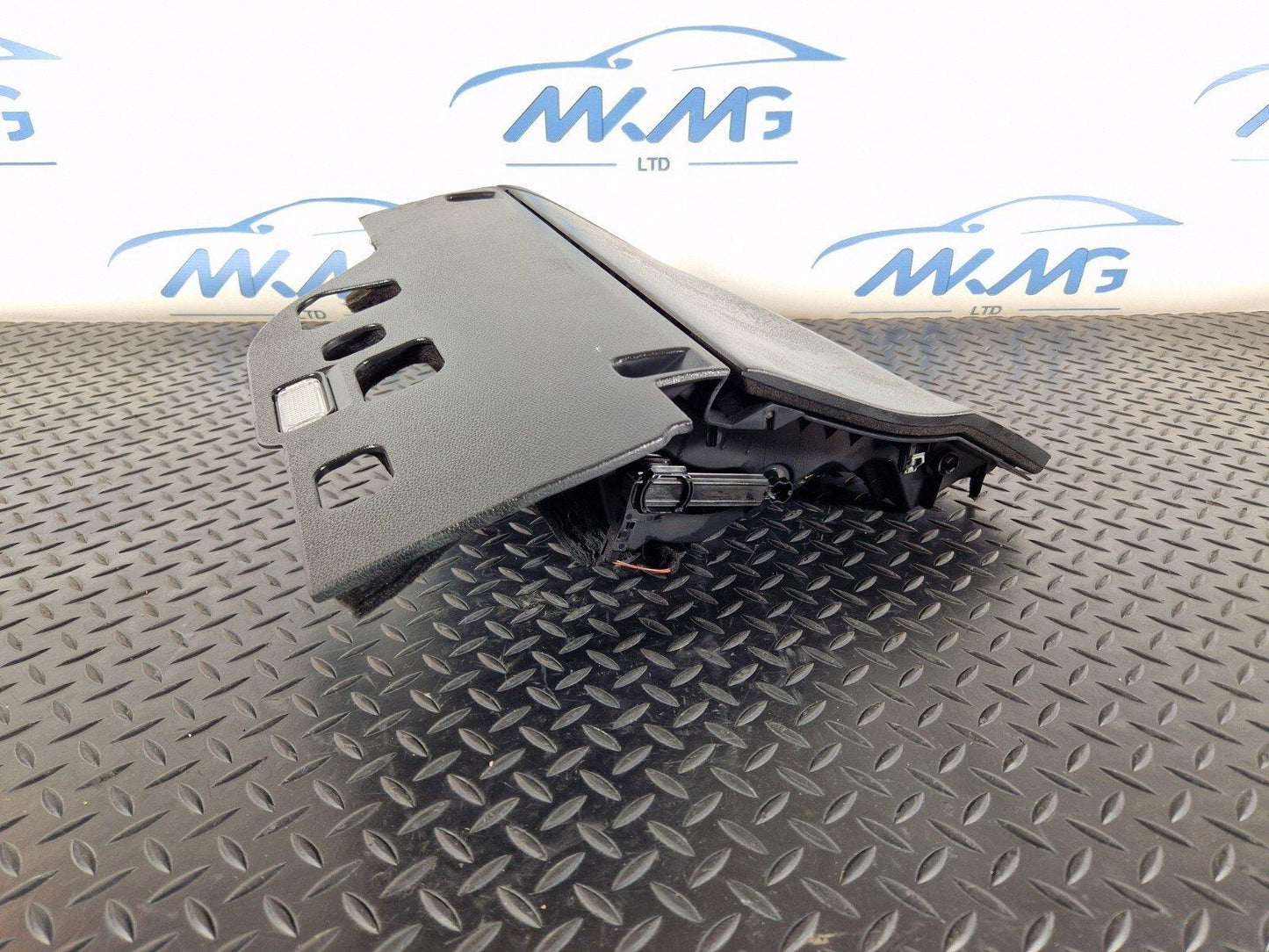 16-19 AUDI A4 B9 S-LINE GENUINE DASHBOARD GLOVE BOX 8W2857035 8W0971679E