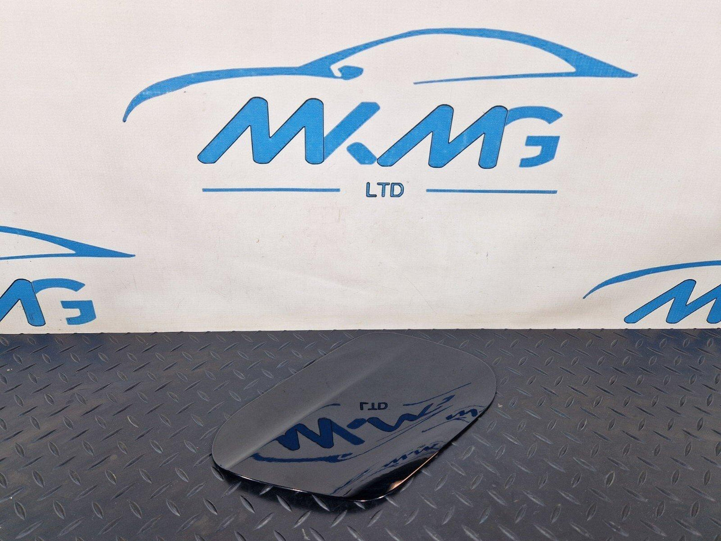 20-24 BMW 1 SERIES F40 FUEL TANK FILLER FLAP COVER IN JET BLACK 7454413