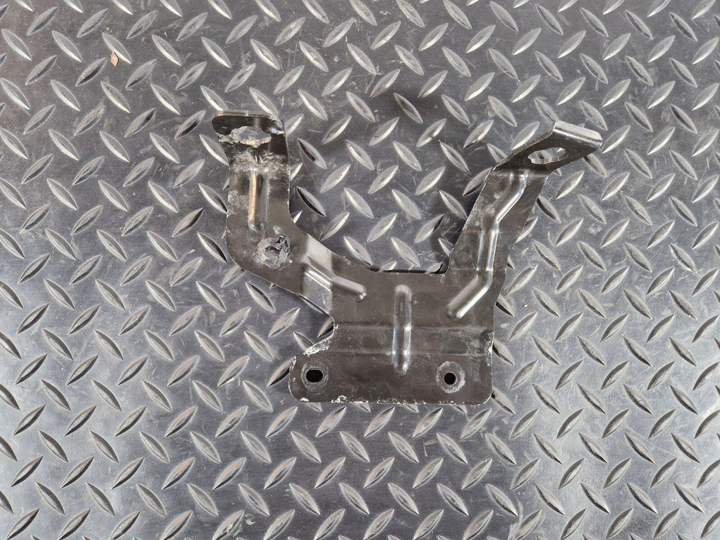 16-19 AUDI A4 B9 EXPANSION COOLANT TANK BRACKET 8W0121232F