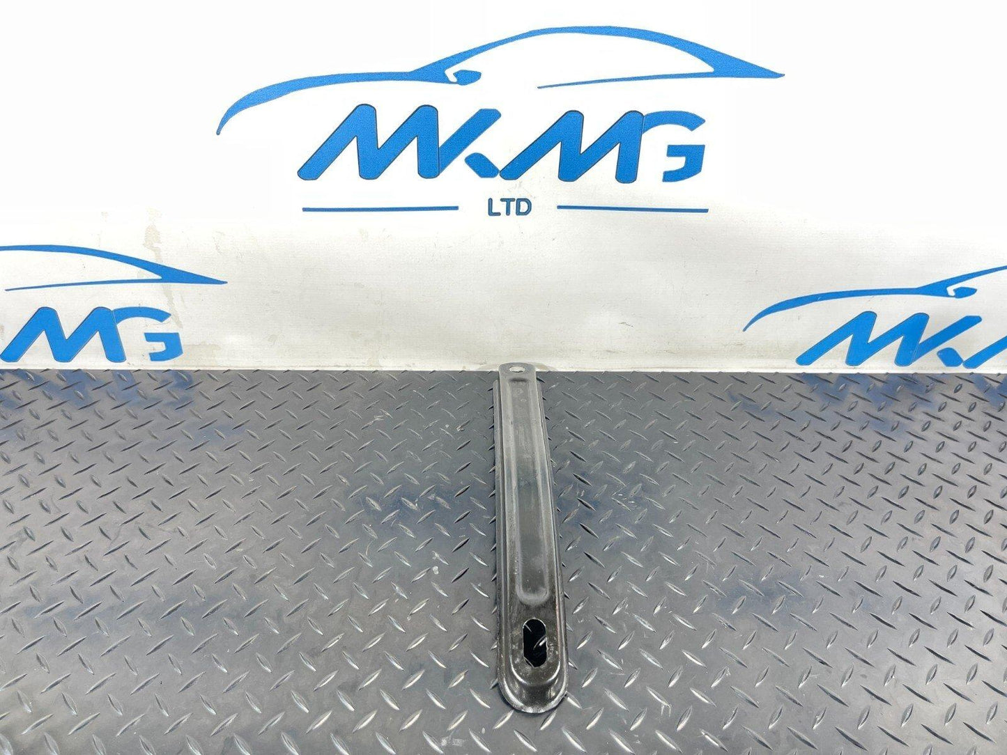 14-21 MERCEDES BENZ C350e W205 FRONT BUMPER CRASH BAR 2x BRACKETS A2056282000