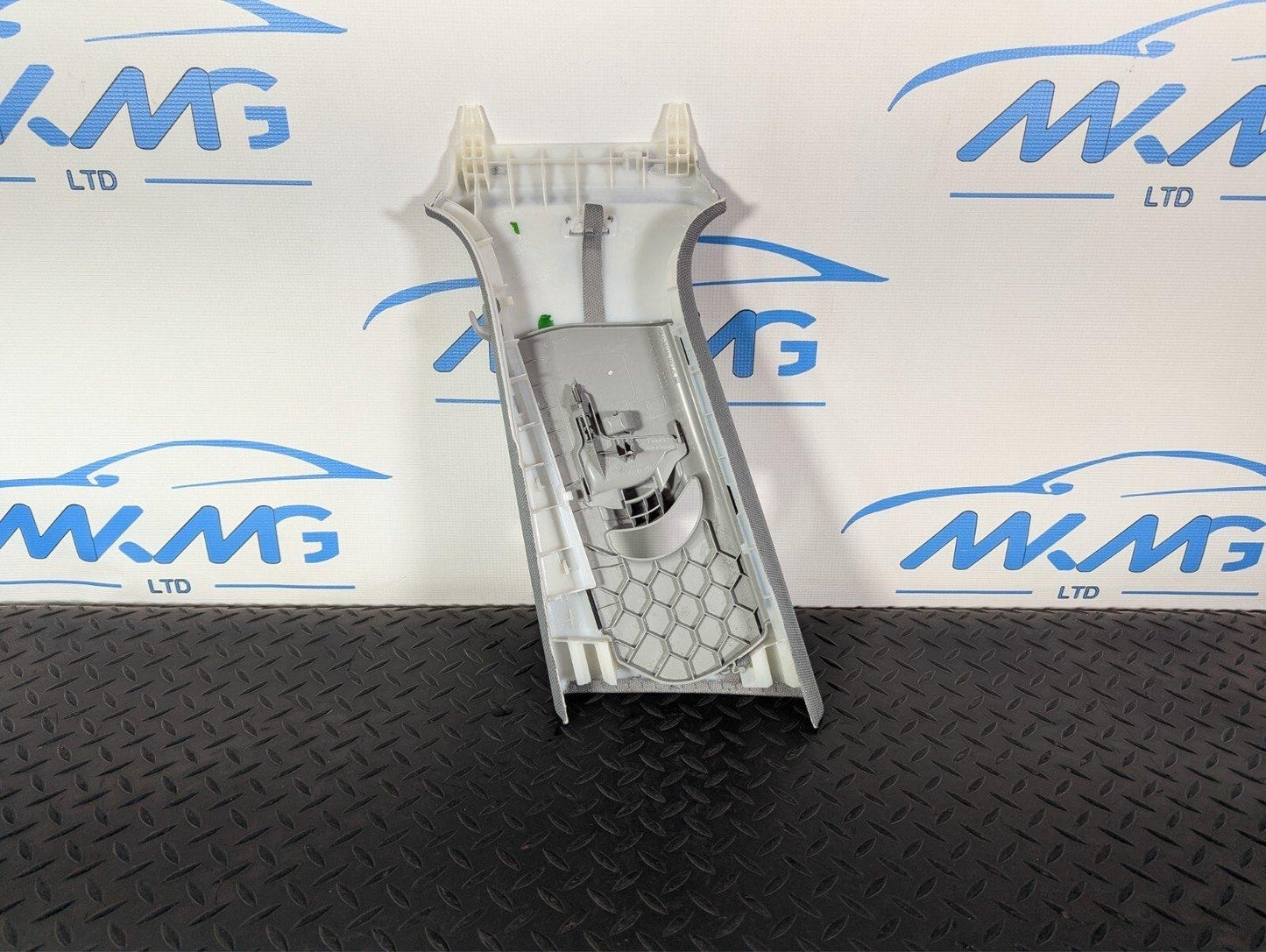 16-19 AUDI A4 B9 GENUINE RIGHT DRIVER SIDE B-PILLAR TRIM COVER 8W0867244
