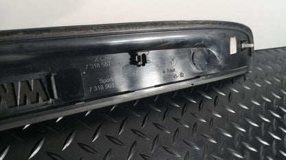 BMW X1 E84 GENUINE PASSENGER LEFT SIDE FRONT KICK PLATE TRIM 7318567