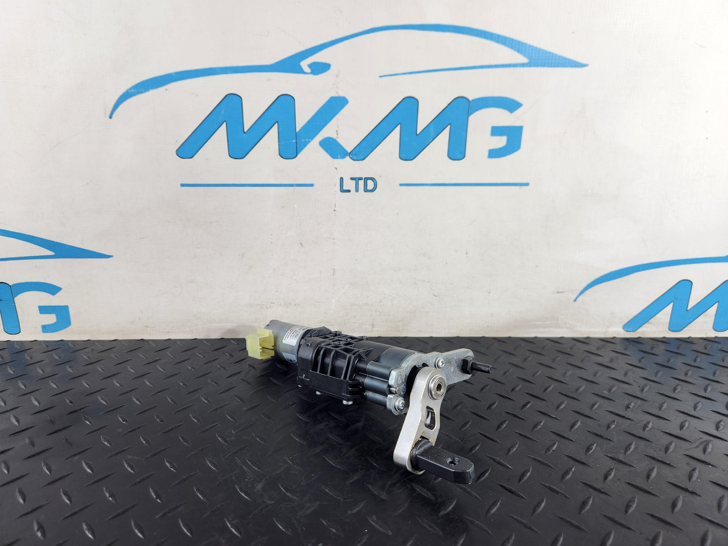Audi A6 Allroad C7 RIGHT REAR ELECTRIC TAILGATE MOTOR 4G9827852E