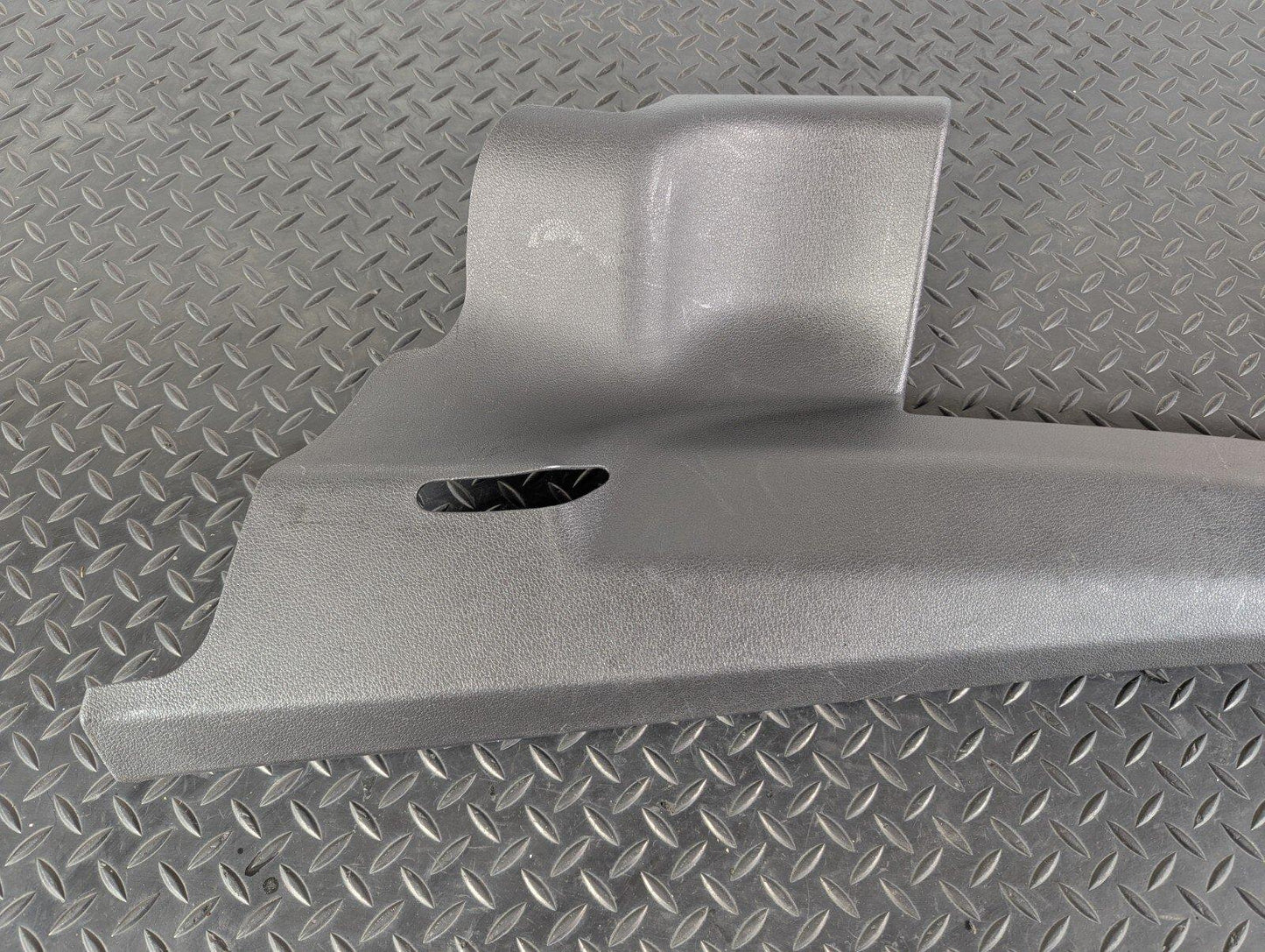 10-15 AUDI Q7 4L OEM NSR PASSENGER SIDE REAR LOWER C PILLAR TRIM 4L0867767