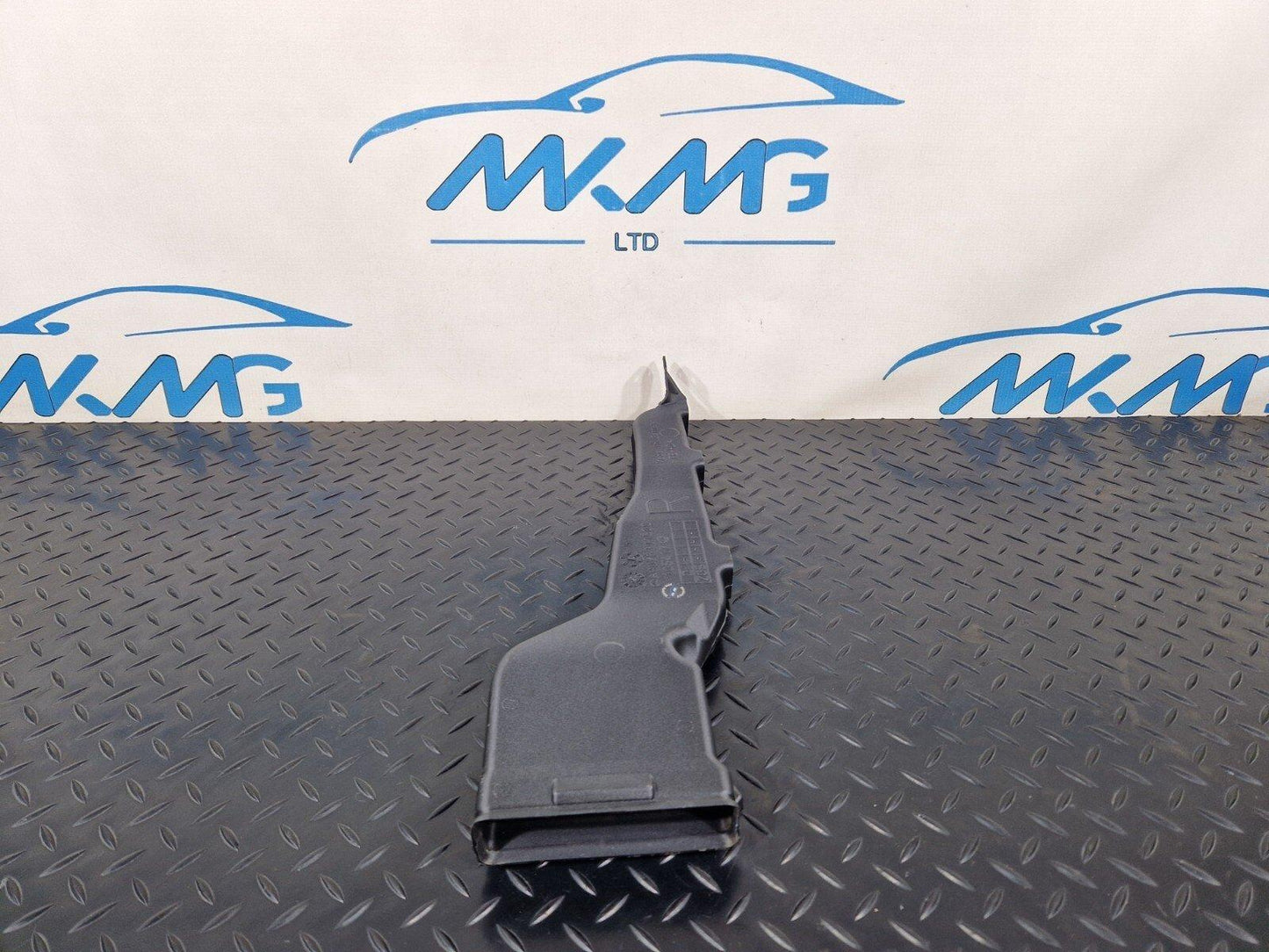 18-ON MERCEDES BENZ SPRINTER W907 OEM AIR VENT DUCT A9078311500