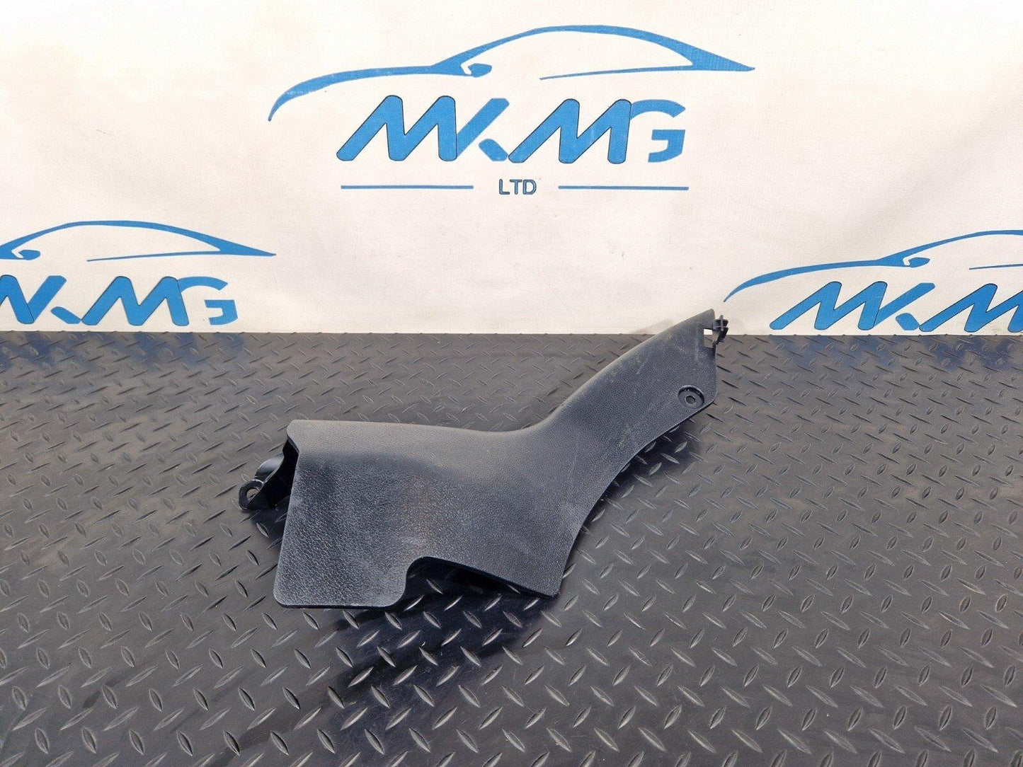 18ON MERCEDES BENZ SPRINTER W907 W910 RIGHT SIDE DOOR SILL TRIM A9106880100
