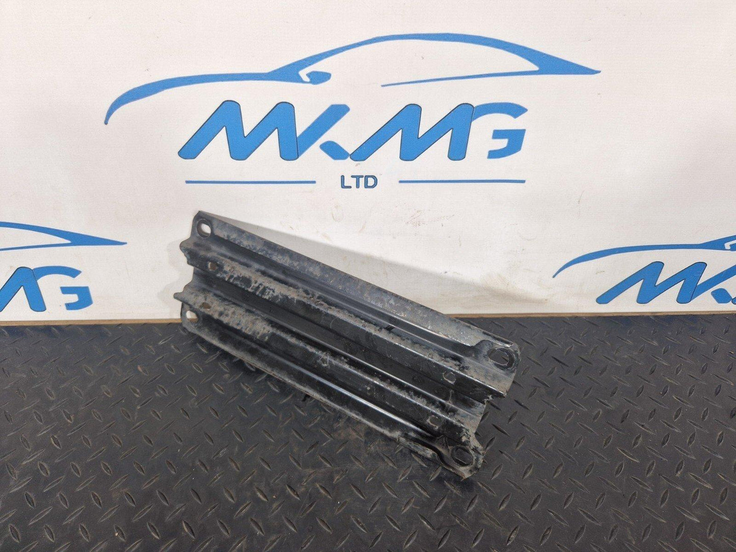 18-ON MERCEDES BENZ A CLASS W177 UNDERBODY MOUNT BRACKET  A1776161900
