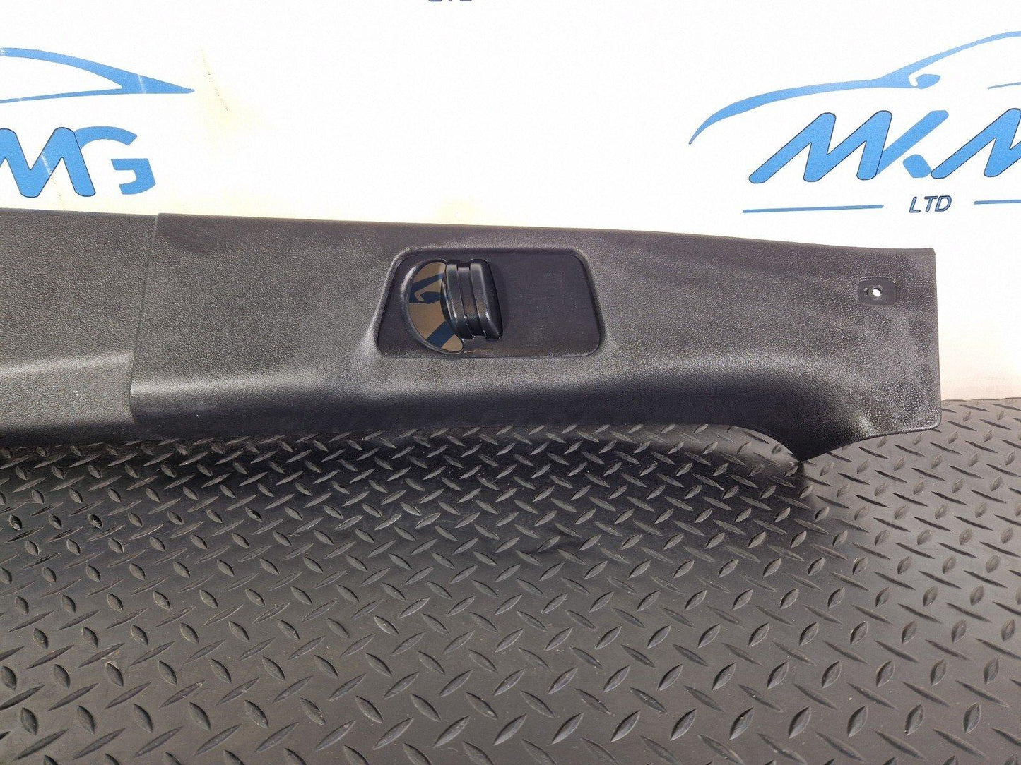 MERCEDES BENZ SPRINTER W907 W910 LEFT SIDE B PILLAR TRIM COVER A9076903200