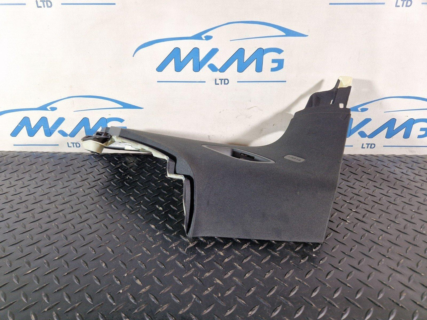 16-20 AUDI Q7 4M GENUINE LEFT UPPER D PILLAR TRIM 4M0867245B