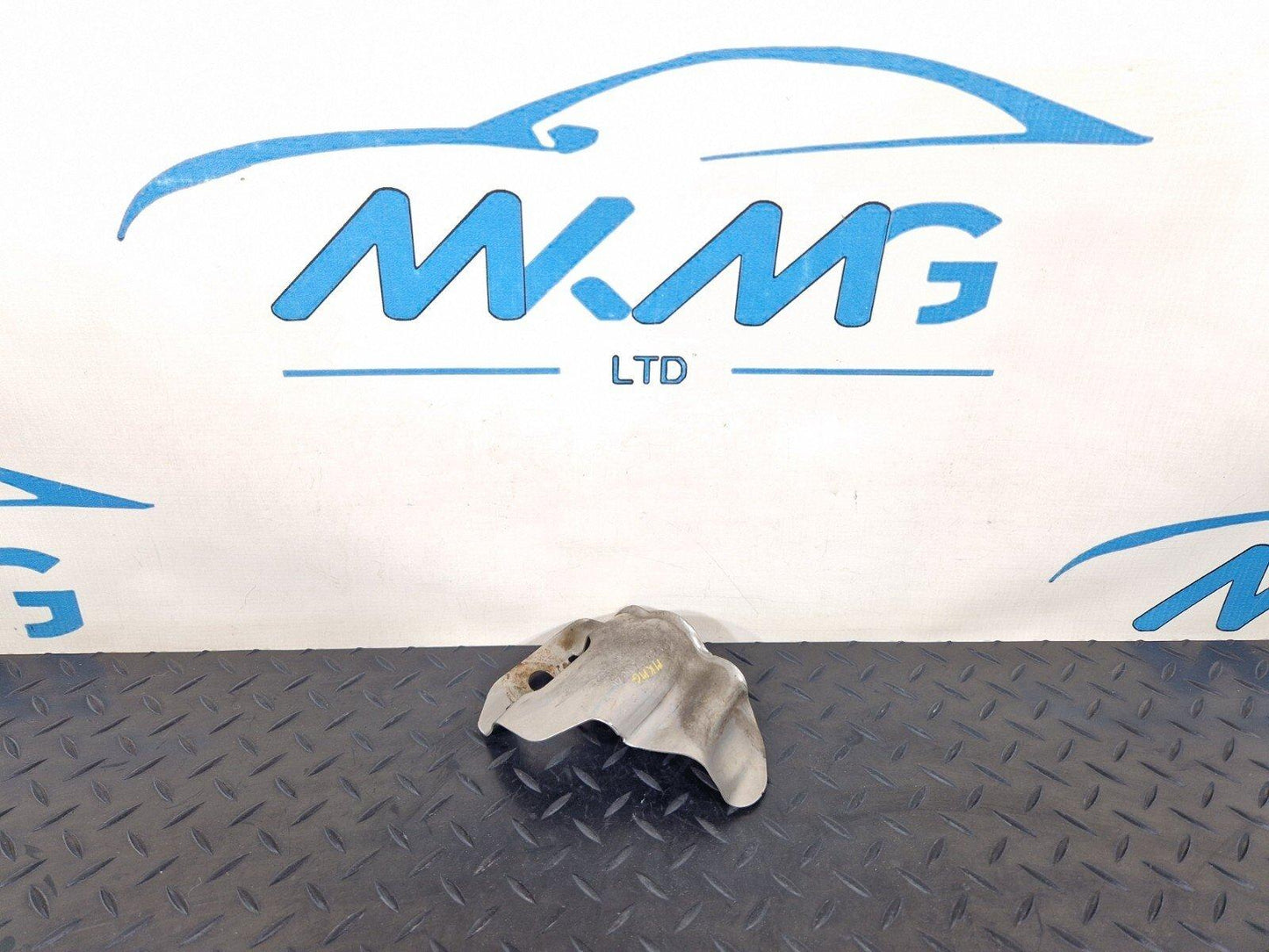 14-21 MERCEDES BENZ C220 W205 FUEL FILLER NECK BRACKET PROTECT SHEET A2054750046