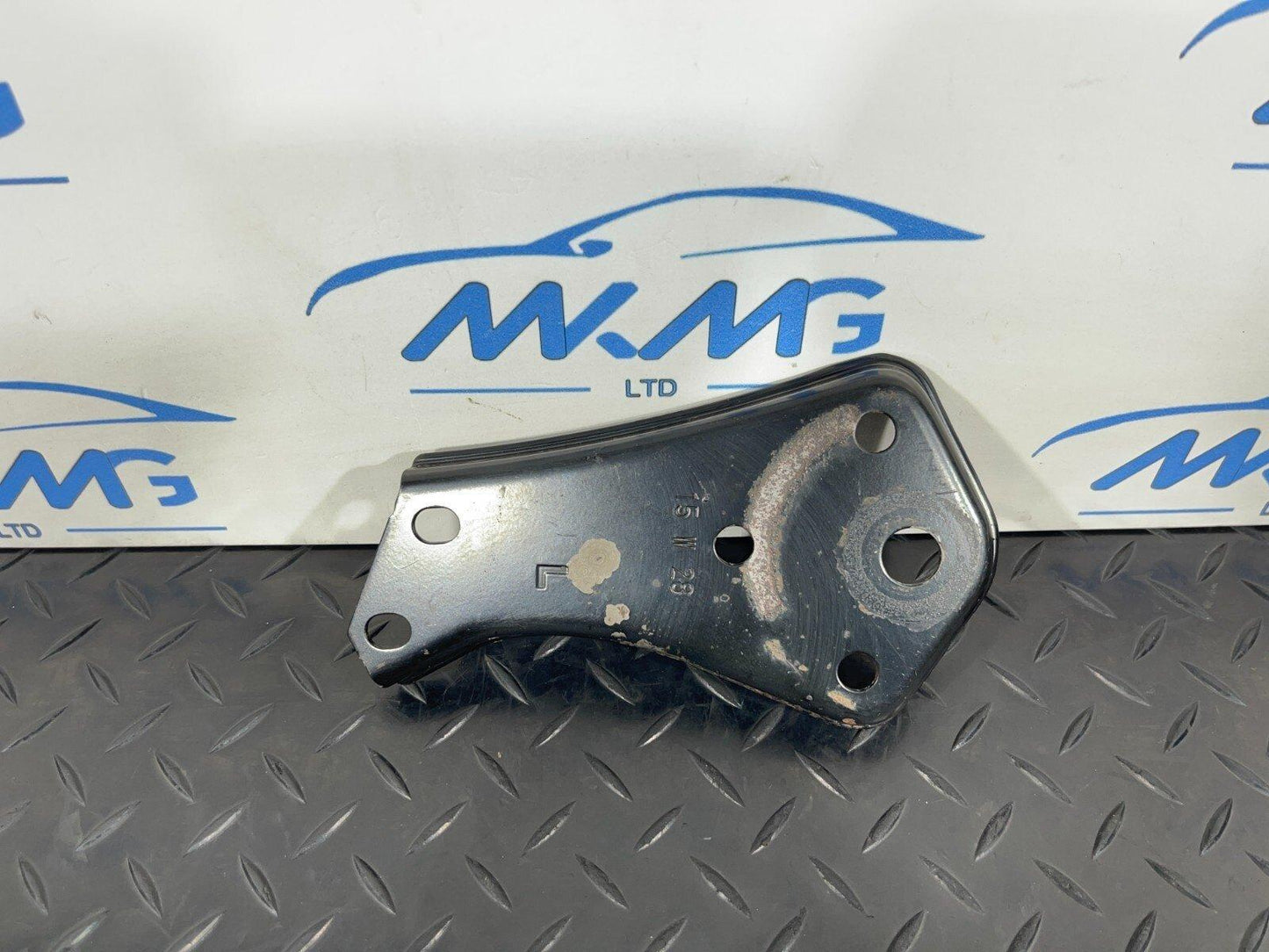 14-21 MERCEDES C-CLASS C350h W205 REAR AXLE SUBFRAME LEFT STOP PLATE A2053520700