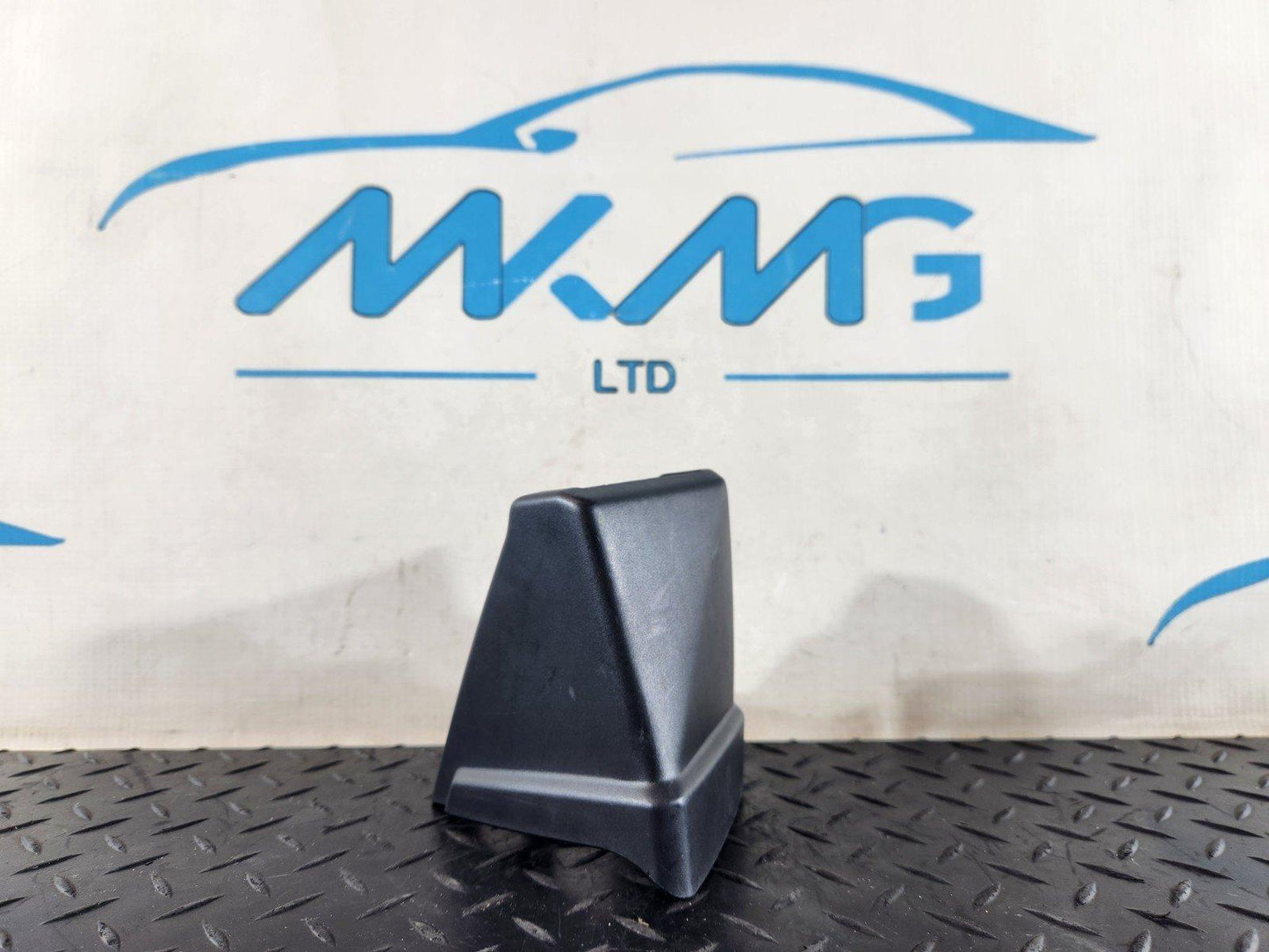 16-20 AUDI Q7 4M S-LINE GENUINE REAR LEFT N/S/R SEAT RAIL TRIM COVER 4M0883687