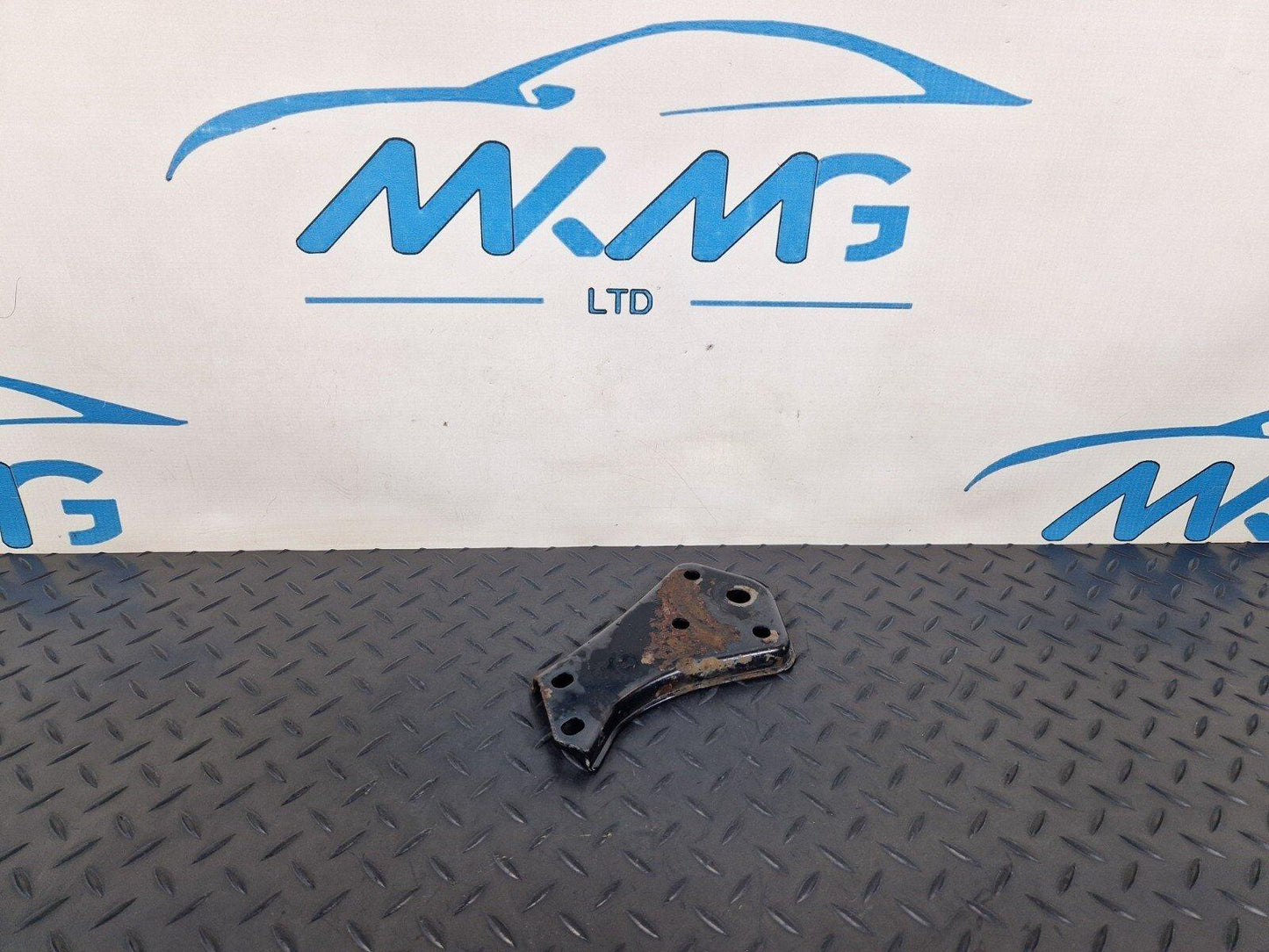 14-21 MERCEDES-BENZ C250D W205 REAR AXLE SUBFRAME LEFT STOP PLATE A2053520700