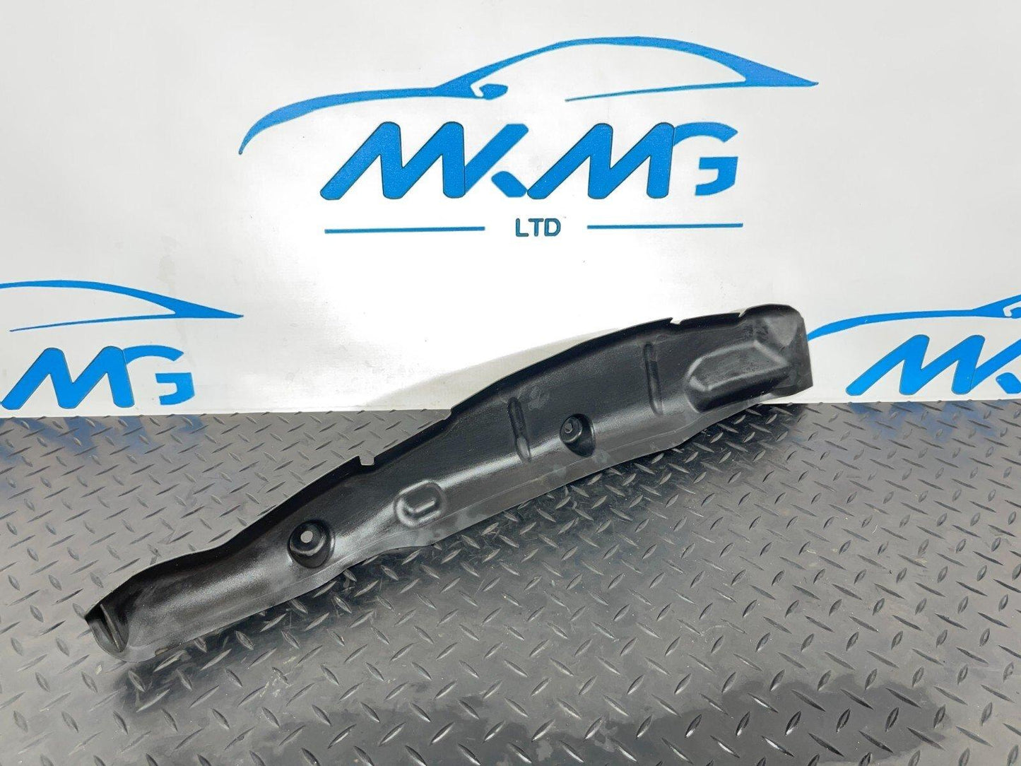 16-19 AUDI A4 B9 AVANT GENUINE FRONT LEFT SIDE WING FENDER COVER 8W0821111