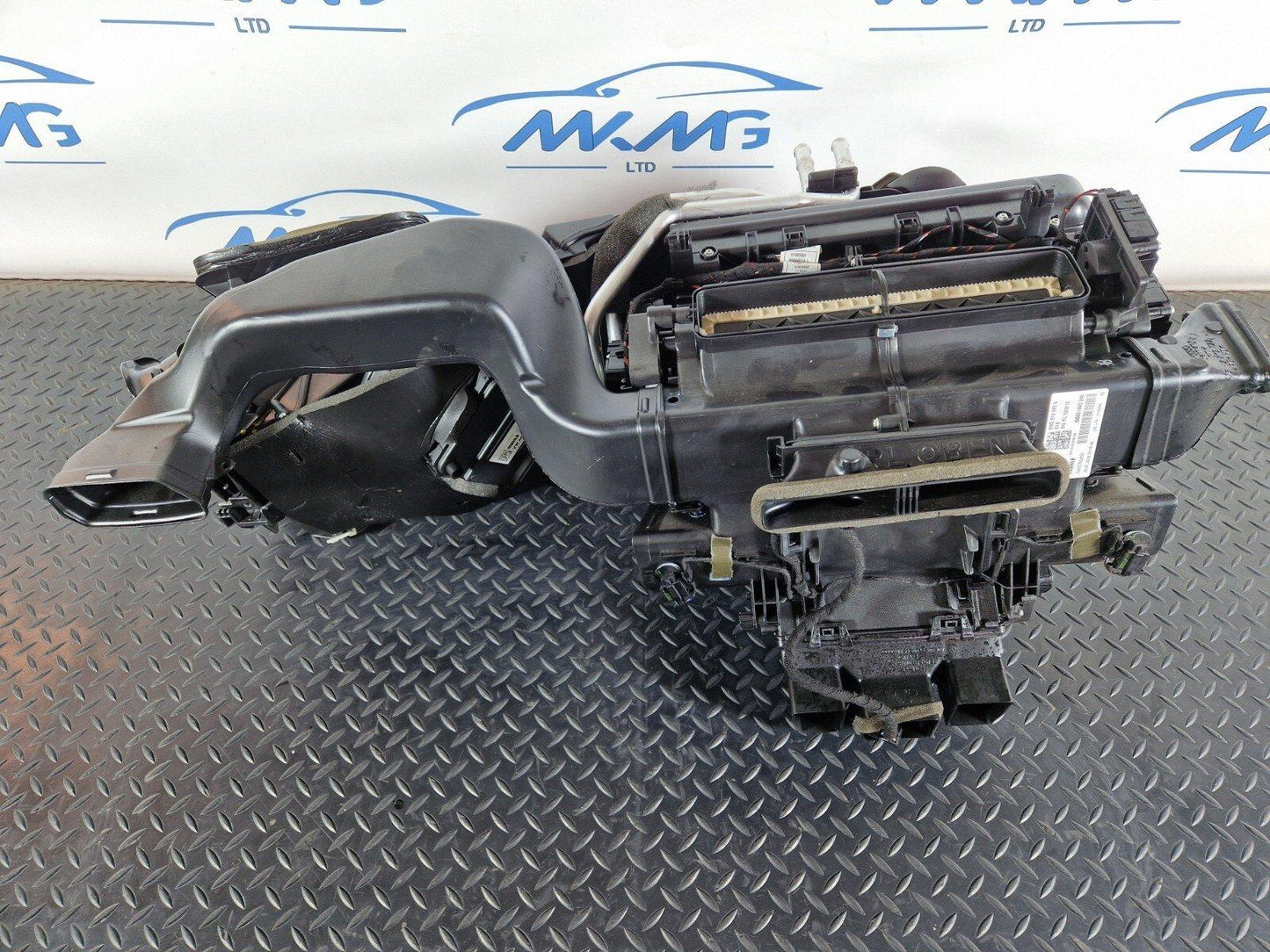 16-19 AUDI A4 AVANT B9 S-LINE GENUINE HEATER MATRIX COMPLETE BOX 8W2816005L