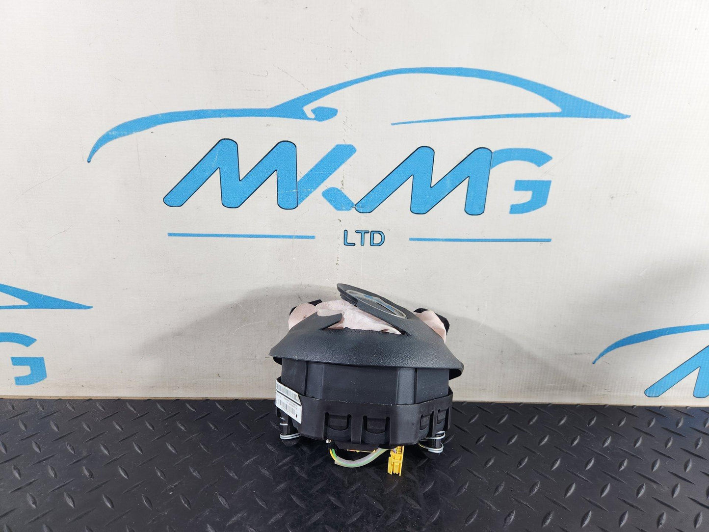 Mercedes-Benz GLC W205 W253 Steering Wheel Safetybag Deployed A0008609000