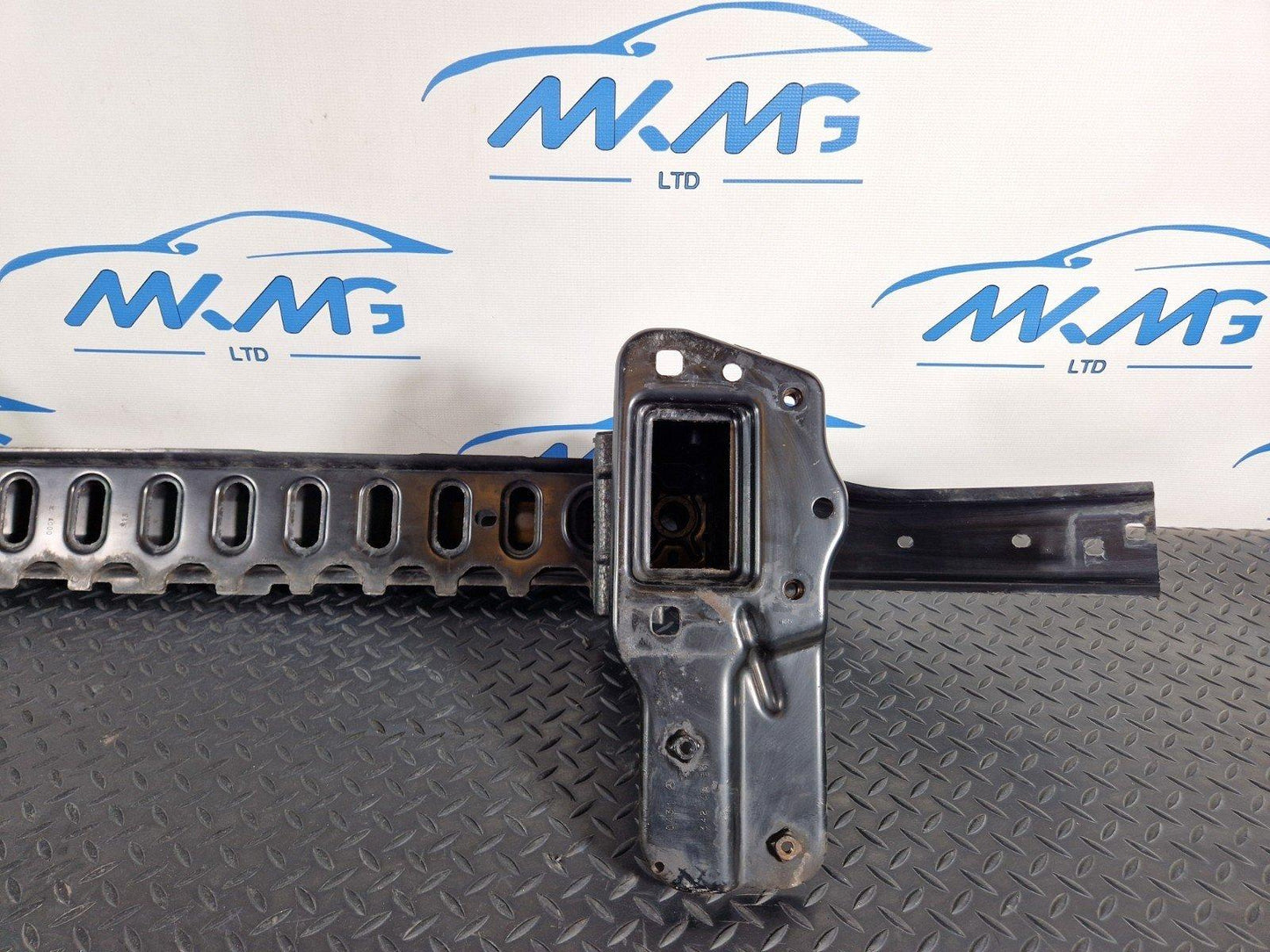 11-19 MERCEDES BENZ ML W166 GENUINE FRONT REINFORCEMENT CRASH BAR A1666204701