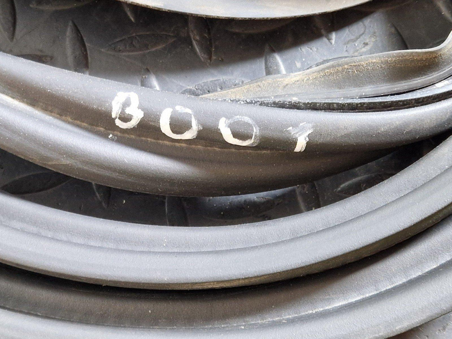 12-18 MERCEDES BENZ B-CLASS W246 OEM REAR TAILGATE RUBBER SEAL A2467400378
