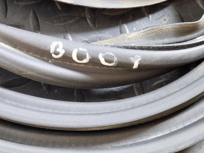 12-18 MERCEDES BENZ B-CLASS W246 OEM REAR TAILGATE RUBBER SEAL A2467400378