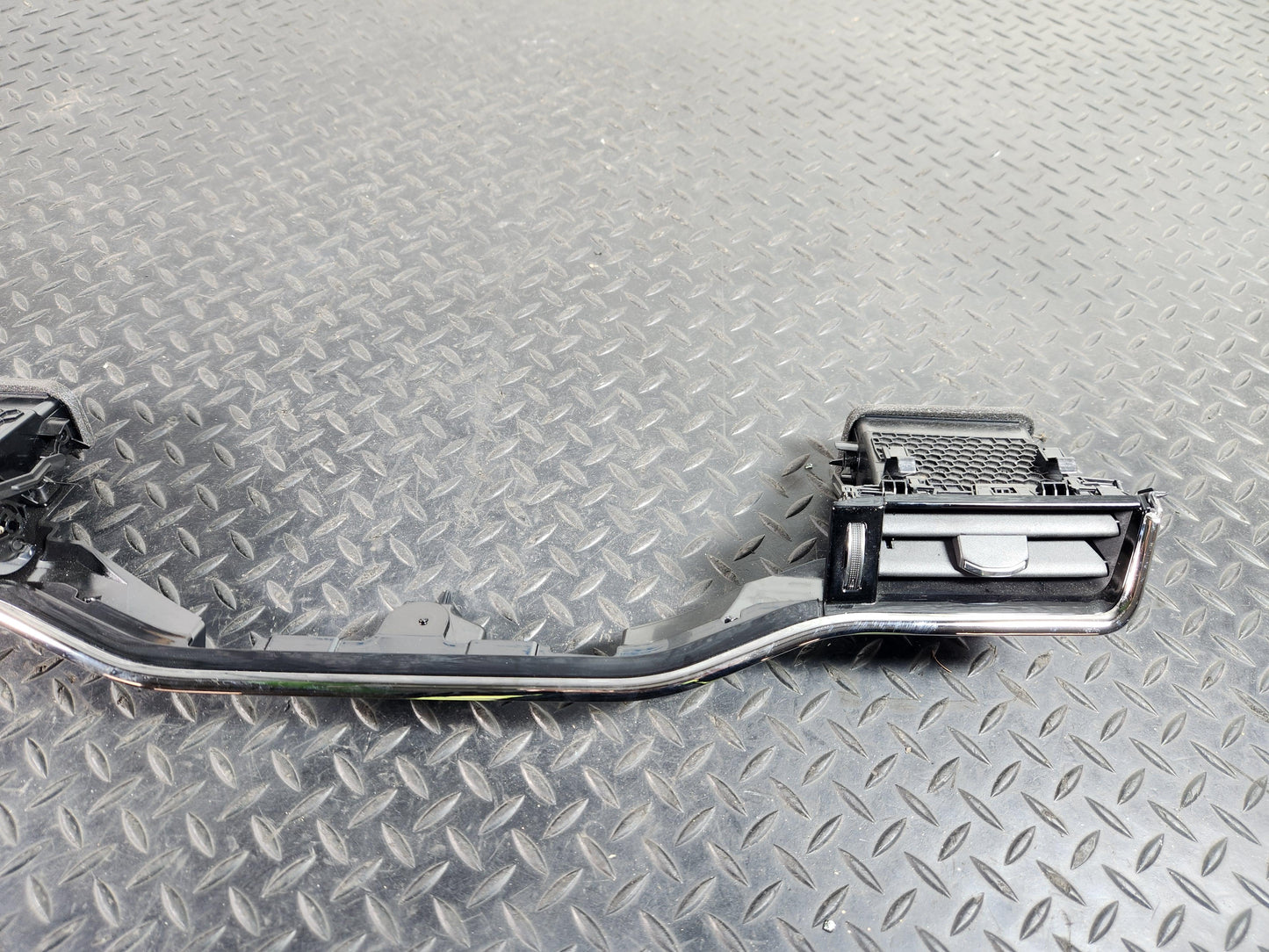 Land Rover Range Rover Evoque L551 SUV Genuine Front Centre Vents K8D2-01412-BC