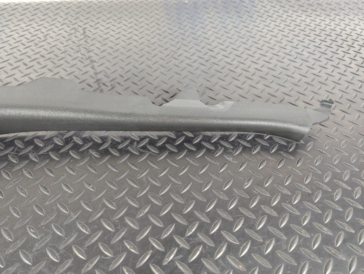 12-18 AUDI A6 C7 GENUINE REAR LEFT LOWER C PILLAR TRIM BLACK 4G0867767A