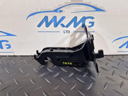 16-19 AUDI A4 B9 GENUINE OEM REAR CENTRE SEAT BRACKET MOUNT 8W0886177A