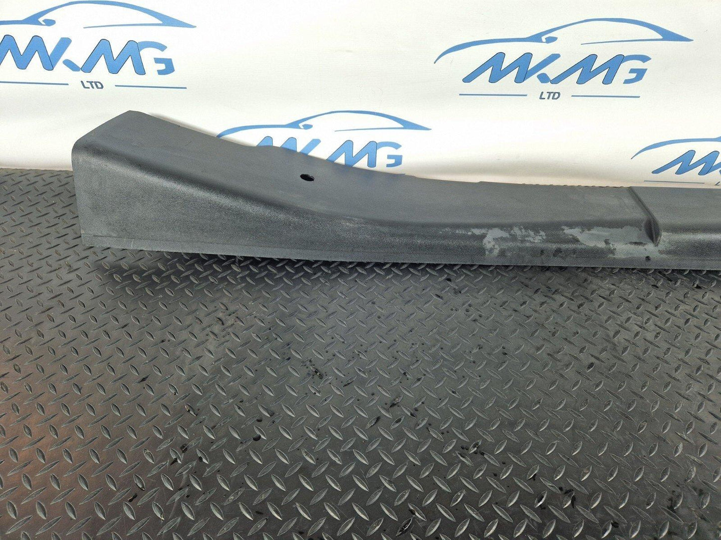 18-ON MERCEDES BENZ SPRINTER W907 W910 LEFT SIDE B PILLAR TRIM COVER A9076903200
