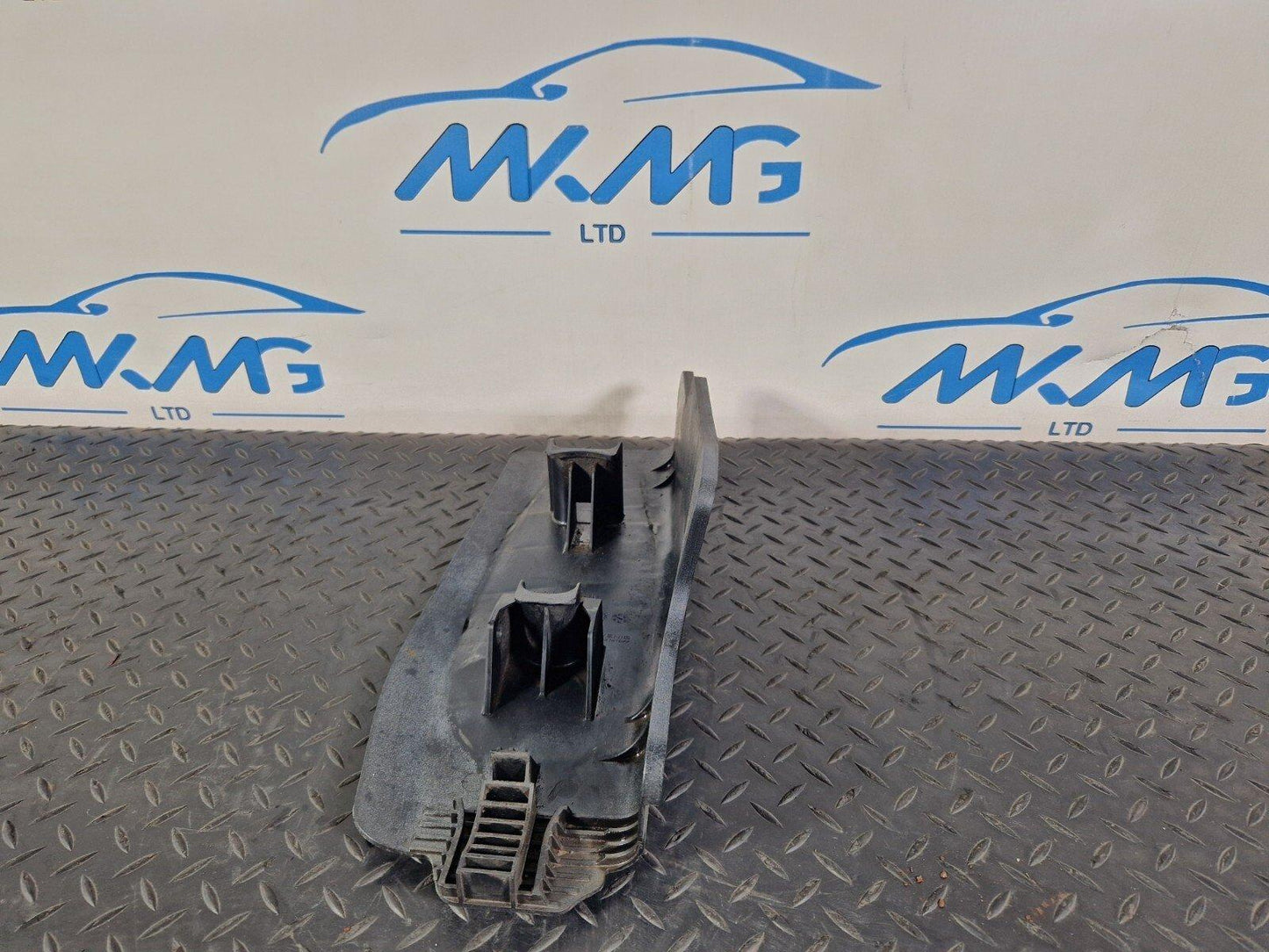 16-23 AUDI A5 F5 SPORTBACK S-LINE REAR LEFT CONTROL ARM COVER 8W0505415E