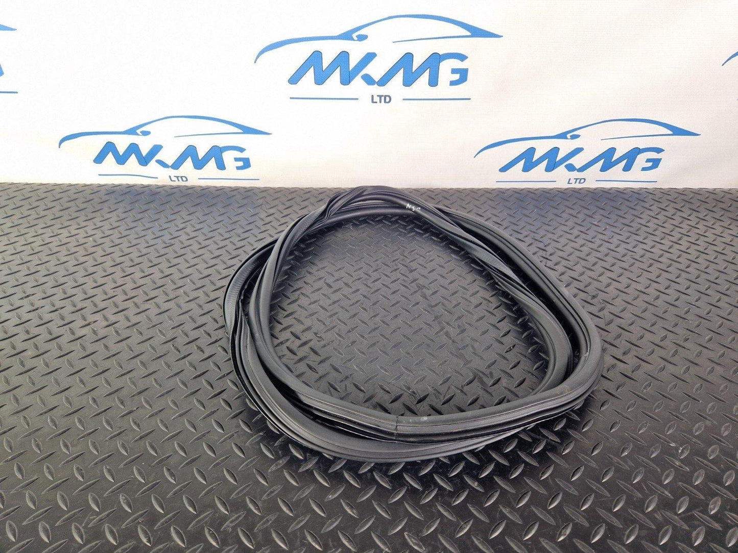 12-18 AUDI A6 C7 GENUINE AVANT REAR DOOR RUBBER SEAL FITS LEFT & RIGHT 4G9833721