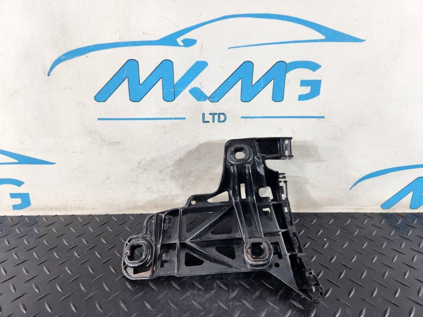 19-ON MERCEDES BENZ B CLASS W247 REAR BUMPER BRACKET LEFT A2478851800