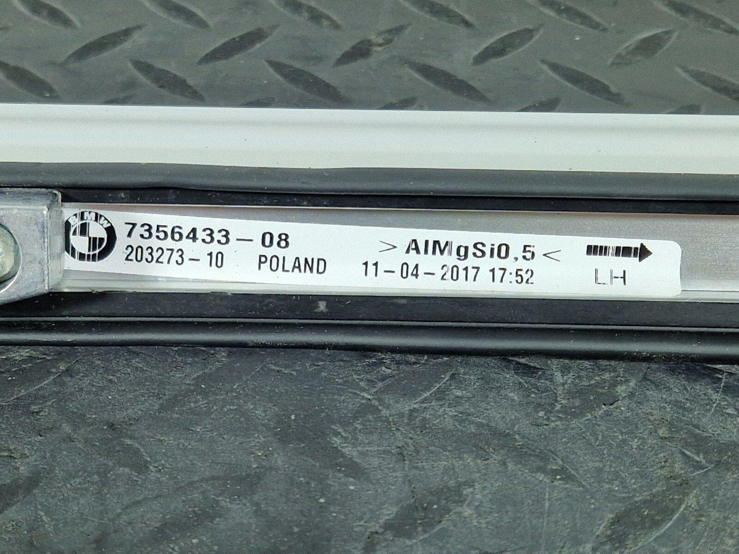 16-22 BMW X1 F48 GENUINE LEFT PASSENGER N/S ROOF RAIL TRIM 7356433