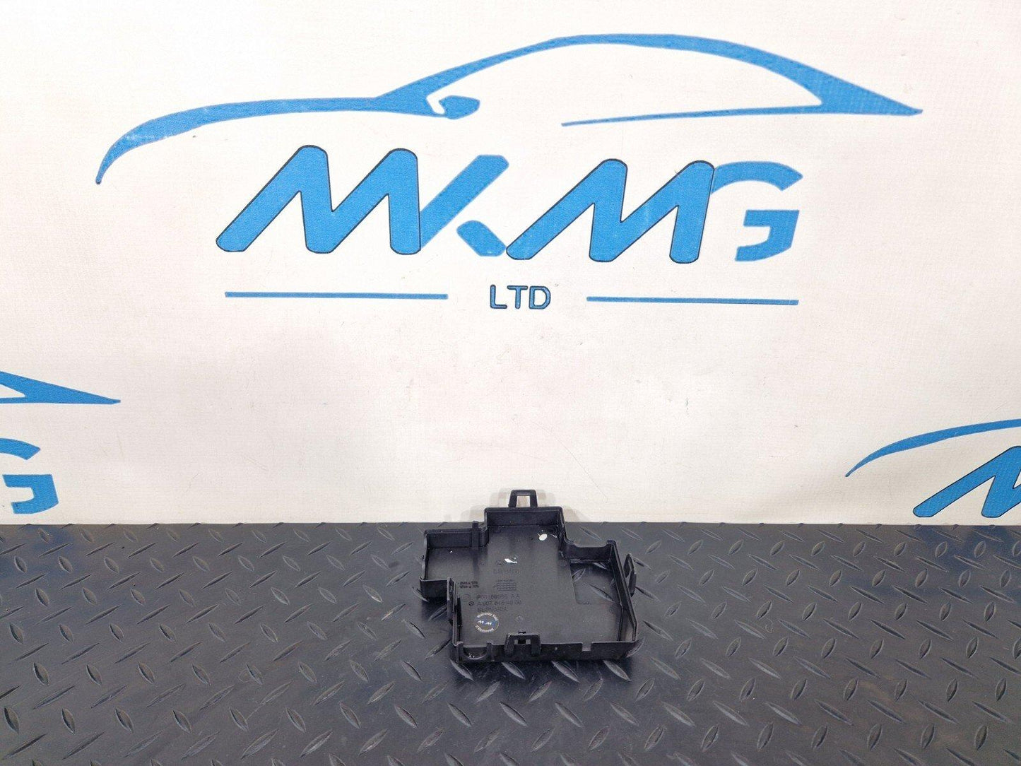 18-ON MERCEDES BENZ SPRINTER W907 OEM FUSE BOX COVER A9075454000