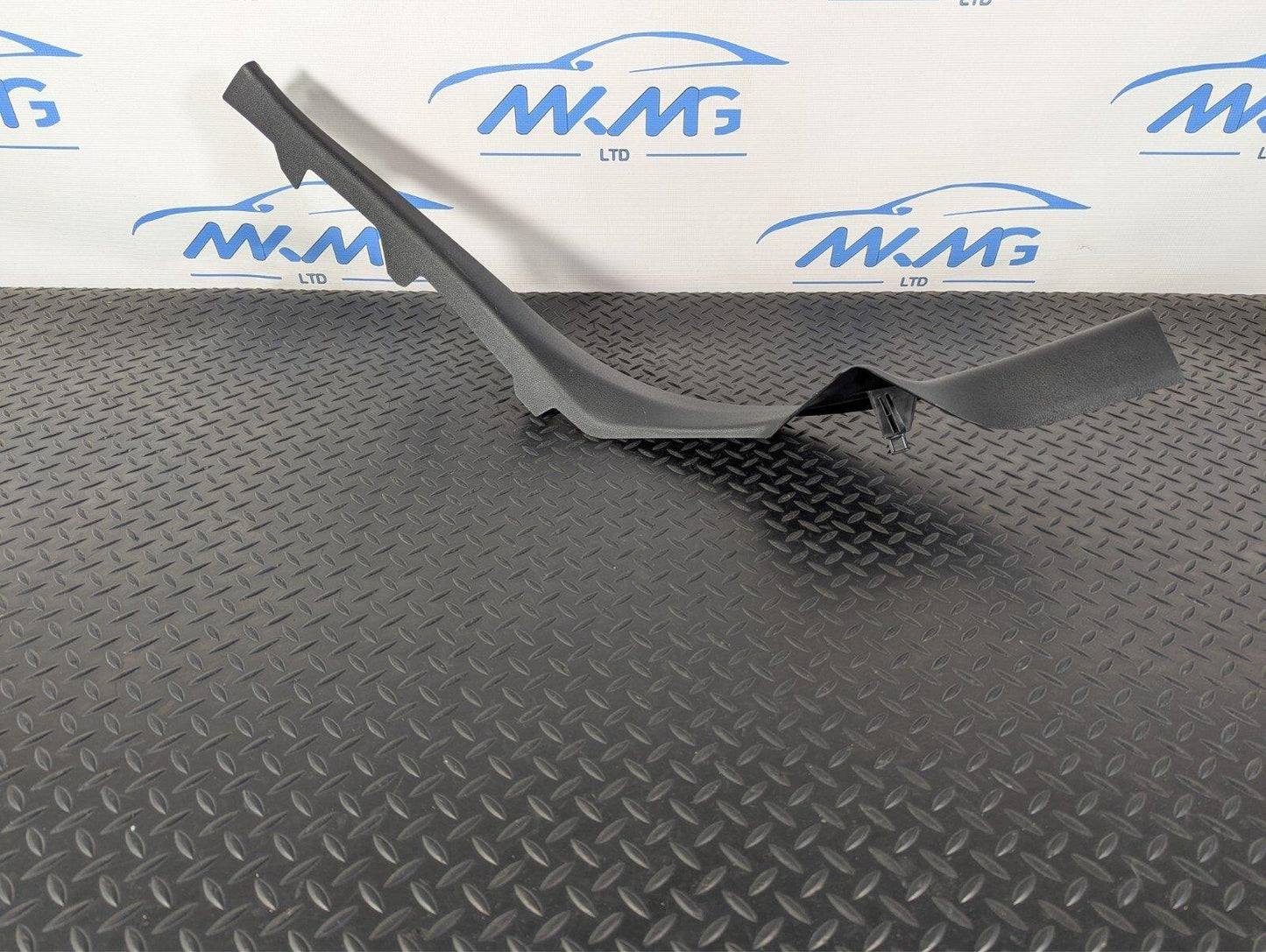 16-19 AUDI A4 B9 GENUINE REAR LEFT INTERIOR SILL PLATE TRIM 8W0867767A