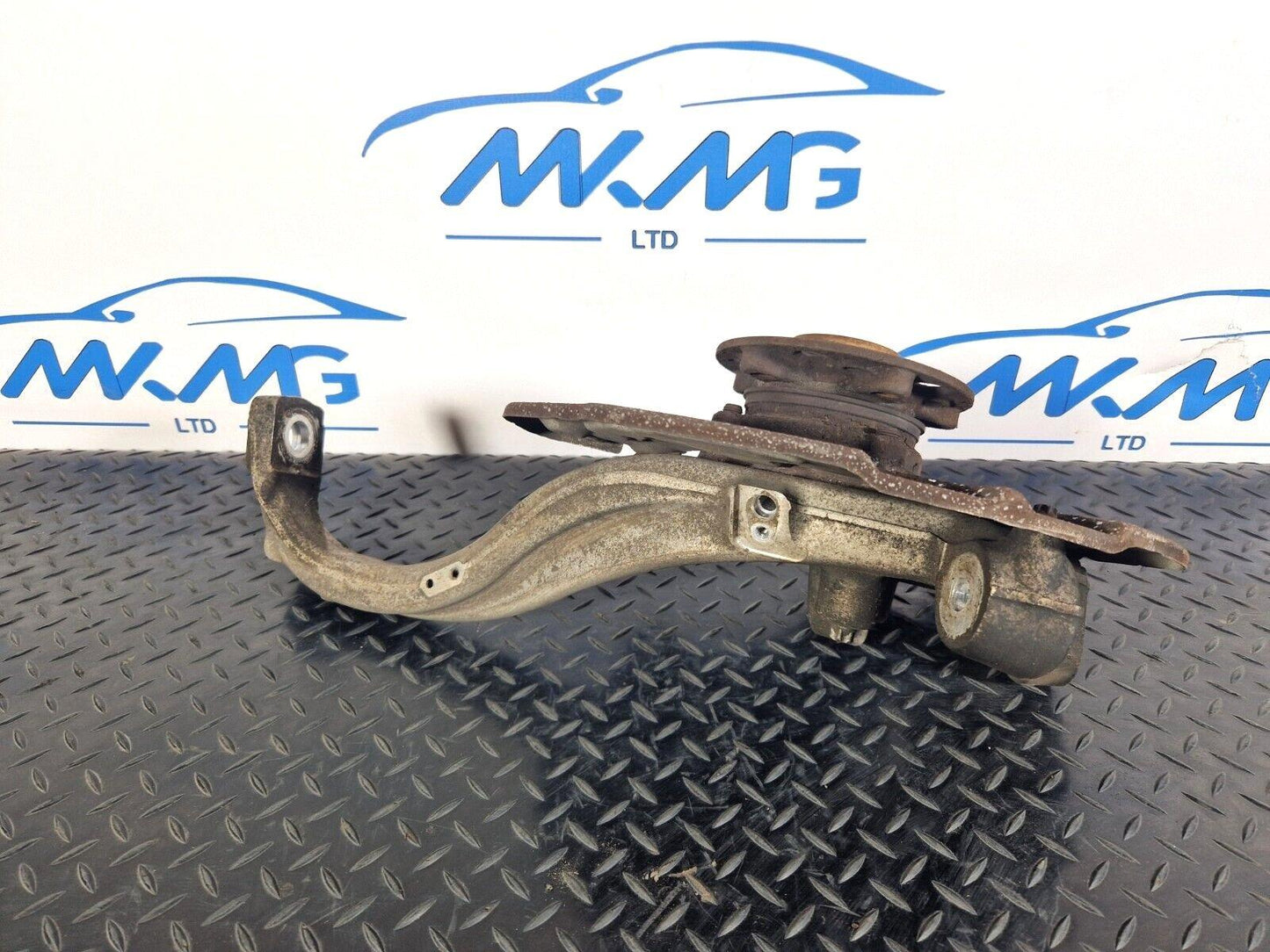 14-21 MERCEDES BENZ C CLASS W205 GENUINE WHEEL HUB BEARING FRONT LEFT A2052100