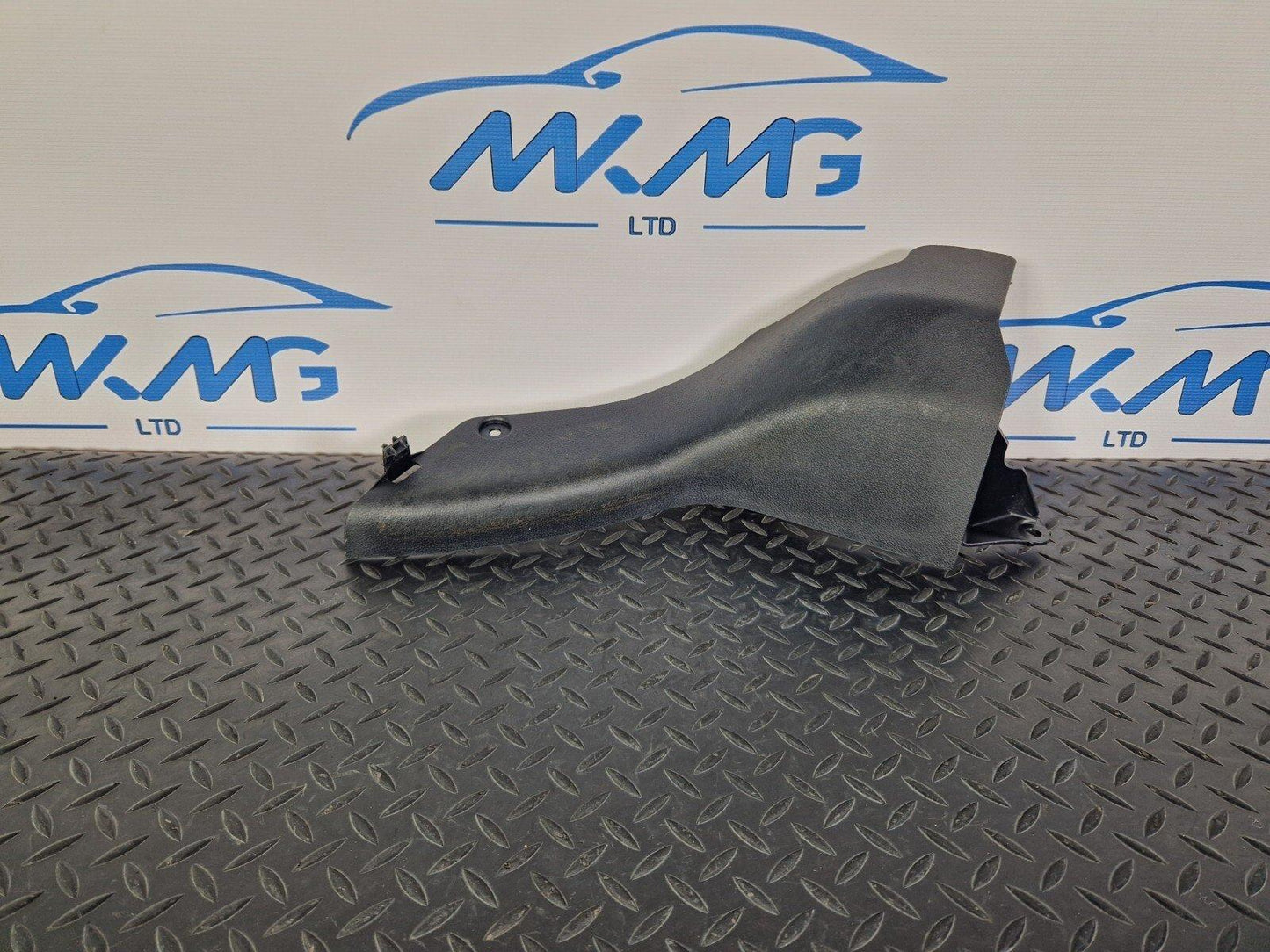 18-ON MERCEDES SPRINTER W907 W910 RIGHT O/S DRIVER DOOR SILL TRIM A9106880100
