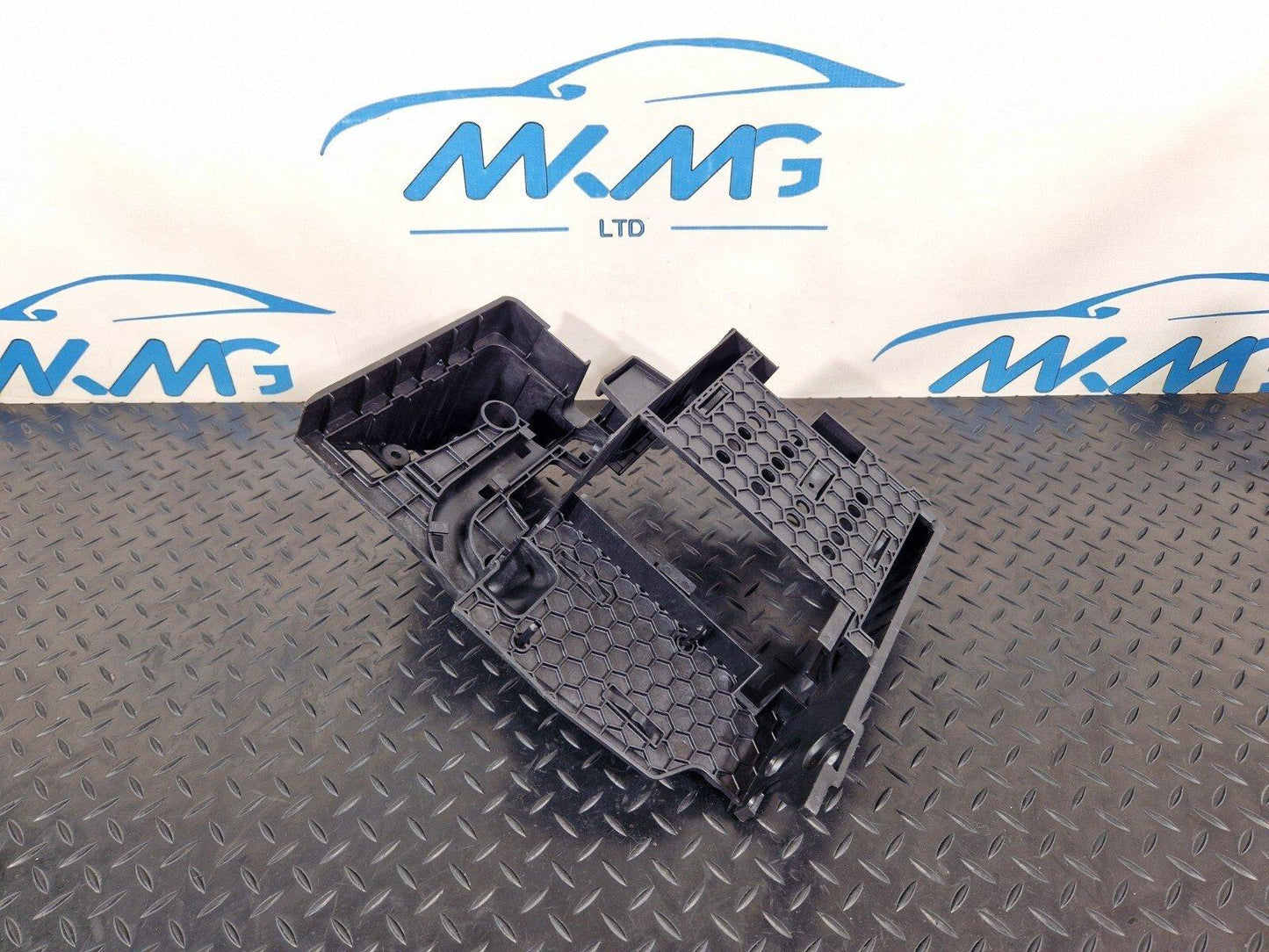 14-21 MERCEDES BENZ C200 W205 CD CHANGER ECU HOLDER  BRACKET A2055458900