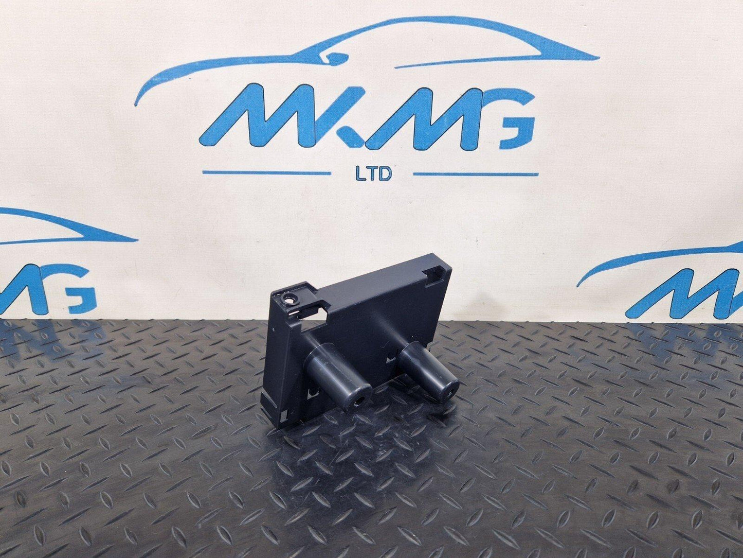18-ON MERCEDES BENZ SPRINTER W907 INTERIOR CONTROL UNIT BRACKET A9075450500