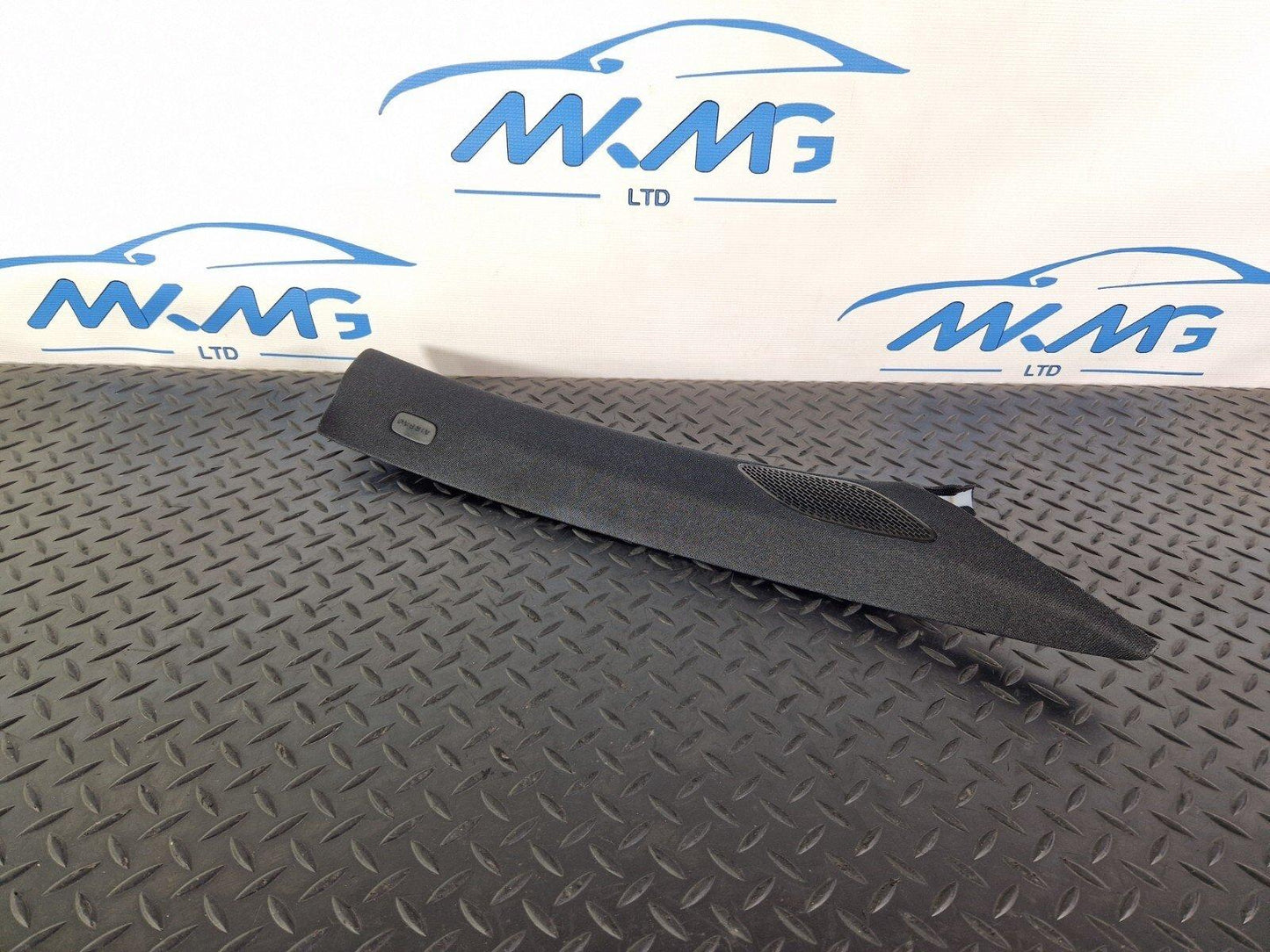 18-ON MERCEDES BENZ A CLASS W177 FRONT RIGHT O/S A-PILLAR TRIM COVER & SPEAKER