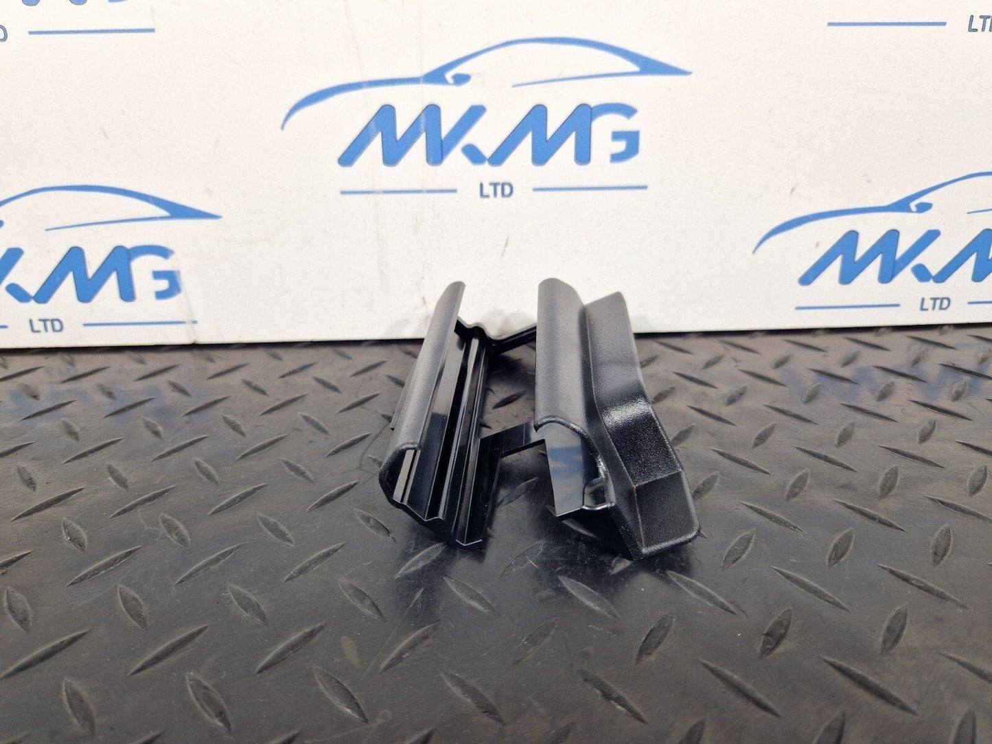 14-21 MERCEDES BENZ C200d W205 OEM FRONT SEAT GUIDE RAIL END COVER A2059190800