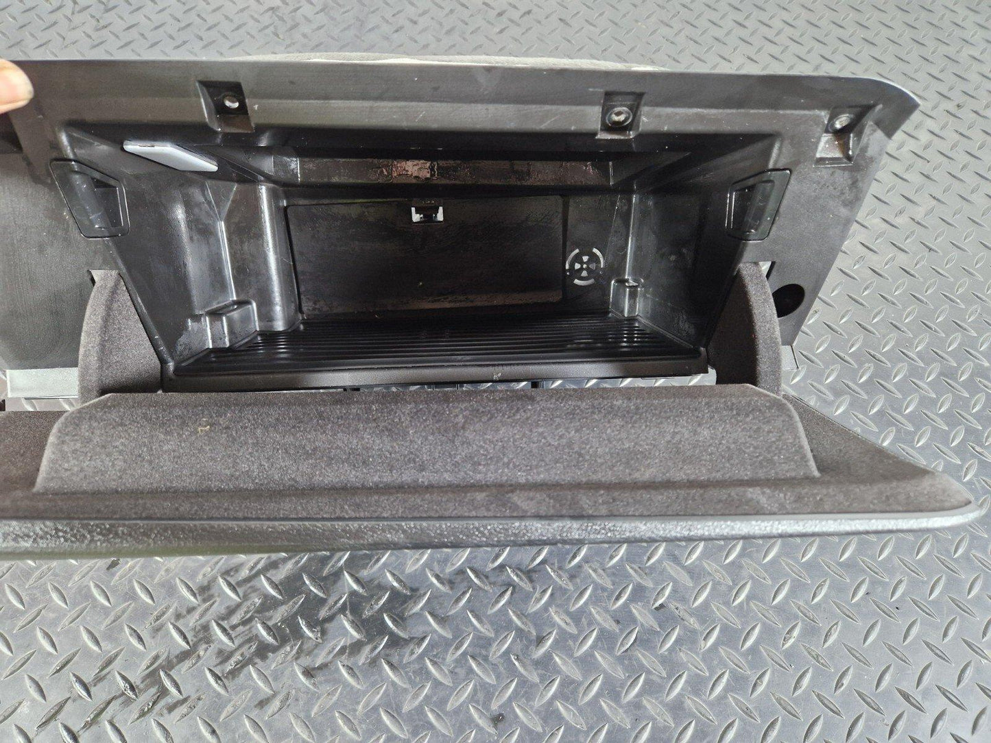 16-22 BMW X1 F48 GENUINE OEM COMPLETE GLOVE BOX COMPARTMENT 6969840