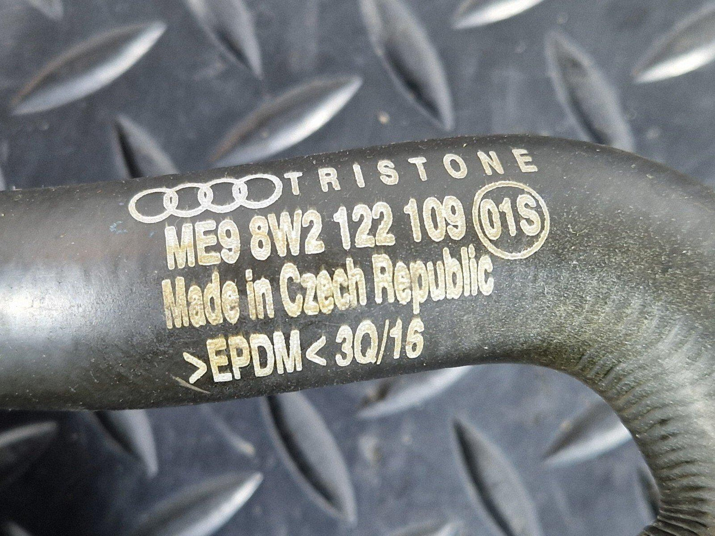 16-19 AUDI A4 AVANT B9 S-LINE 3.0TFSI WATER COOLANT PIPE HOSE 8W2121123B