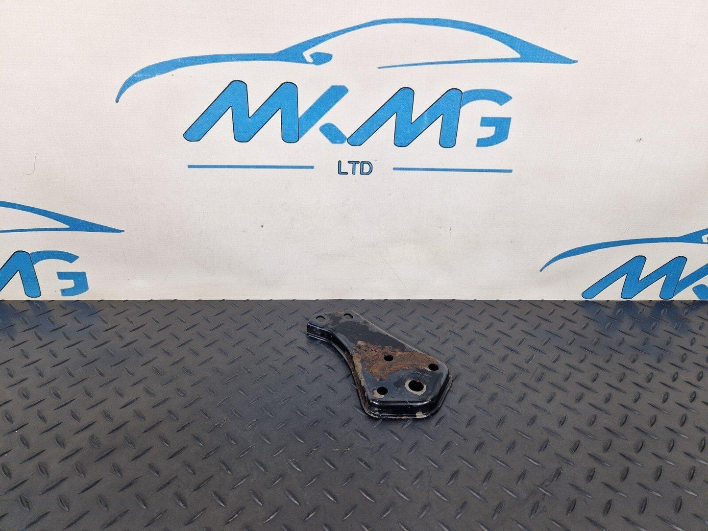 14-21 MERCEDES-BENZ C250D W205 REAR AXLE SUBFRAME LEFT STOP PLATE A2053520700