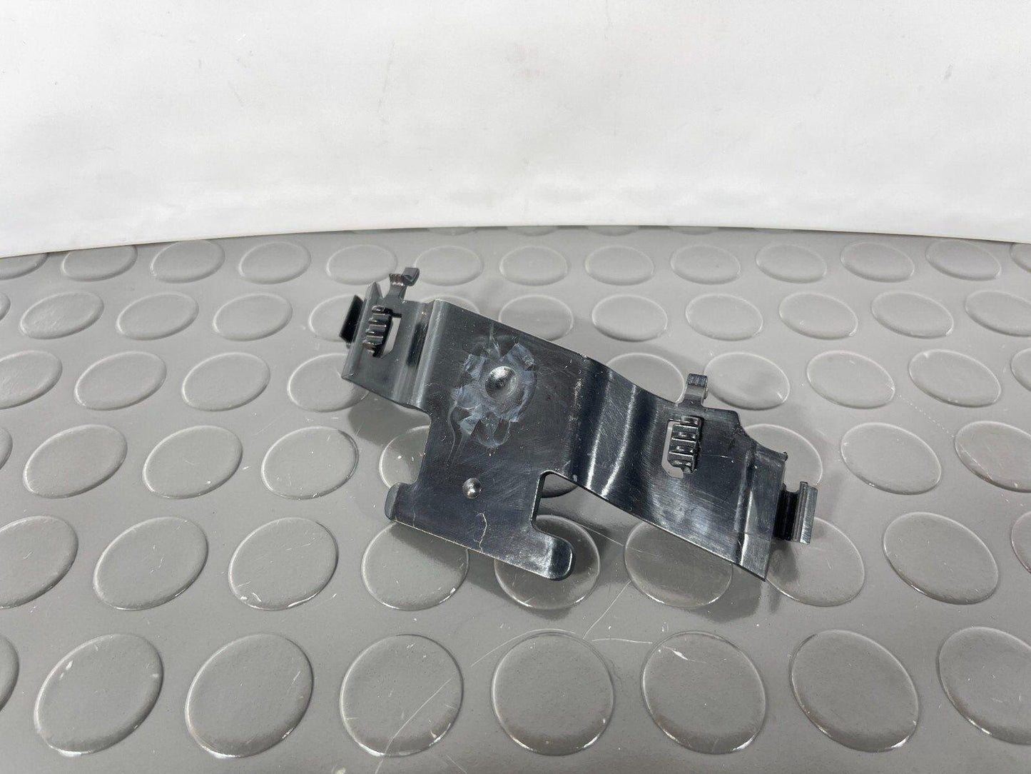 16-19 AUDI A4 B9 ESTATE GENUINE FRONT RIGHT B PILLAR SEAT BELT GUIDE 8W0867192