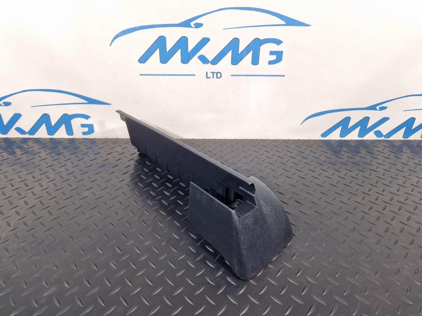 19-ON MERCEDES B CLASS W247 FRONT SEAT GUIDE RAIL COVER A2479190100