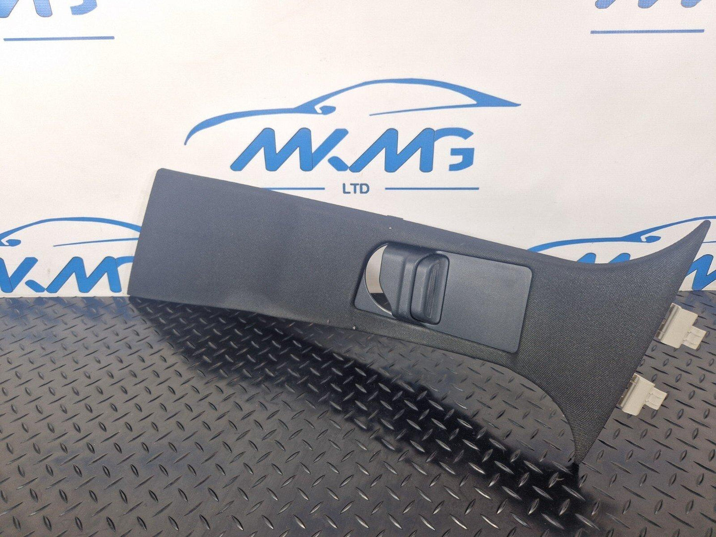 14-21 MERCEDES BENZ W205 GENUINE B-PILLAR LEFT SIDE SEAT BELT TRIM A2056900126